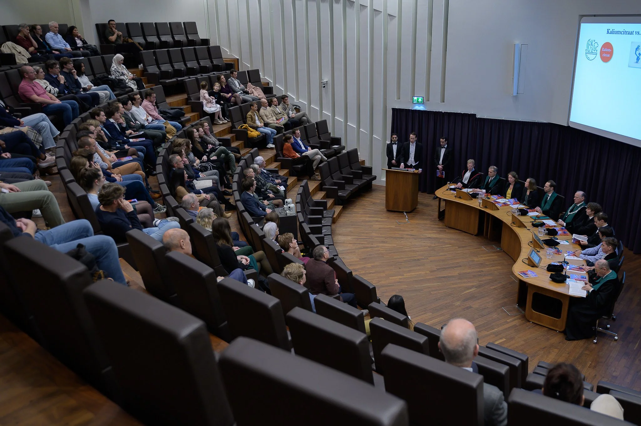 cinematische-eventfotografie-rotterdam-universiteit-aula.jpg