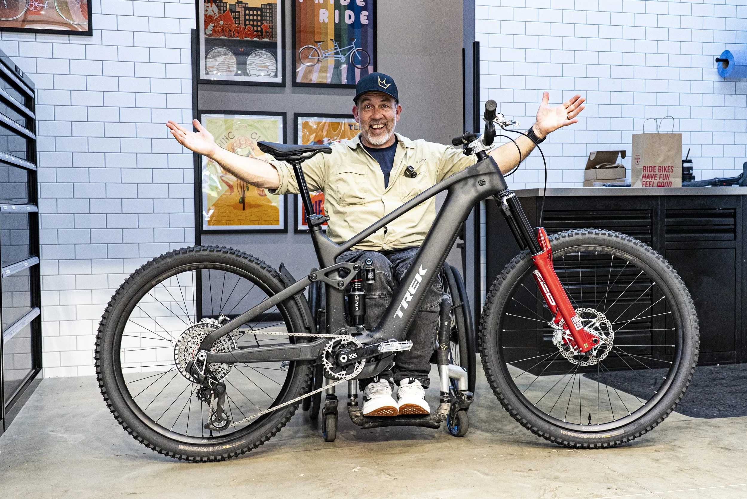 TREK_FACTORY_BUILD_005.JPG