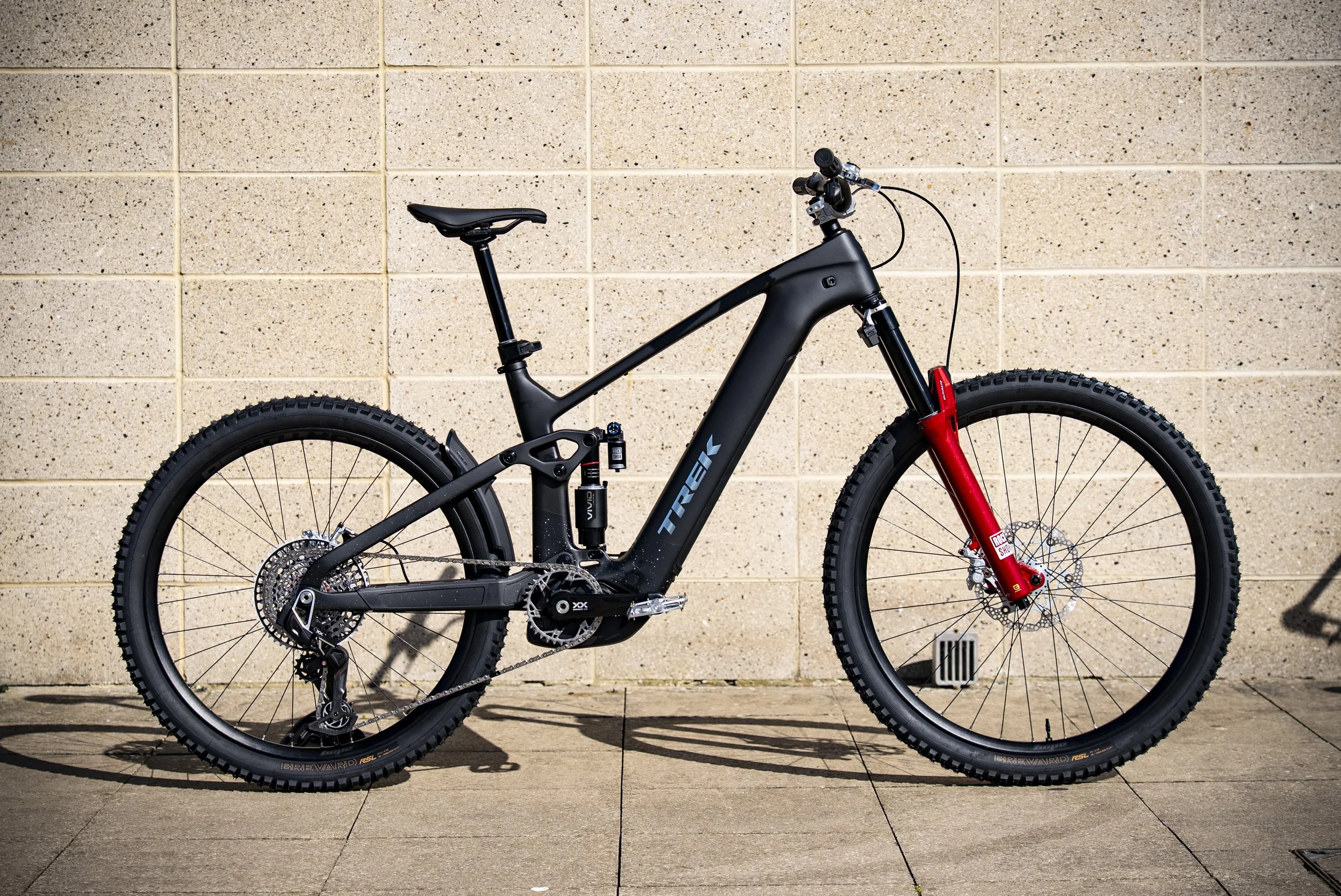 TREK_FACTORY_BUILD_007.JPG