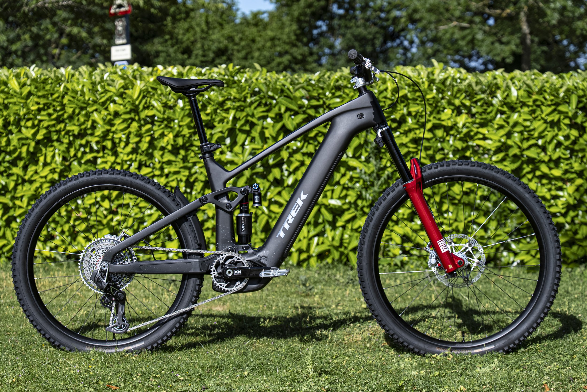 TREK_FACTORY_BUILD_009.JPG