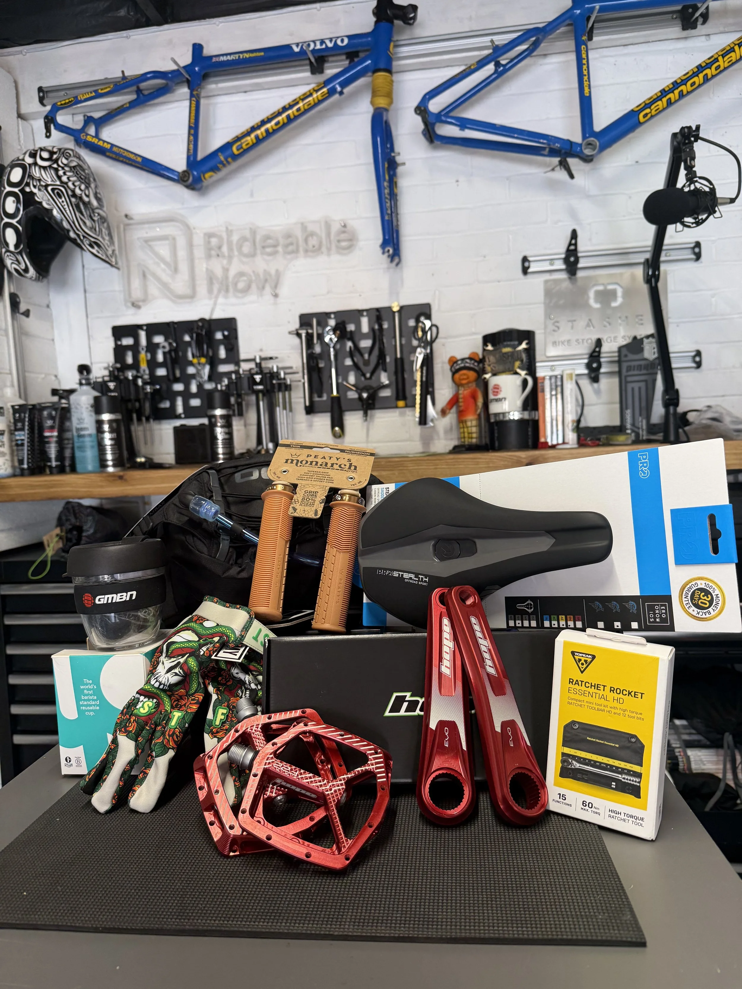 August MTB Kit Bundle