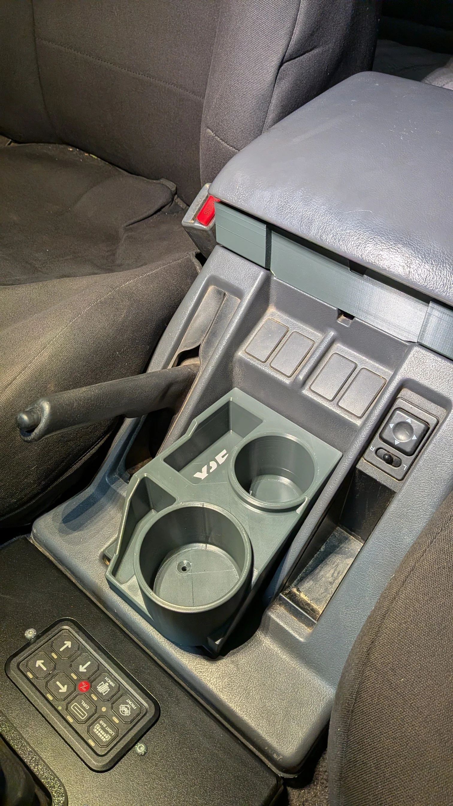 XRE CENTRE CONSOLE CUP HOLDERS SUIT GQ PATROL