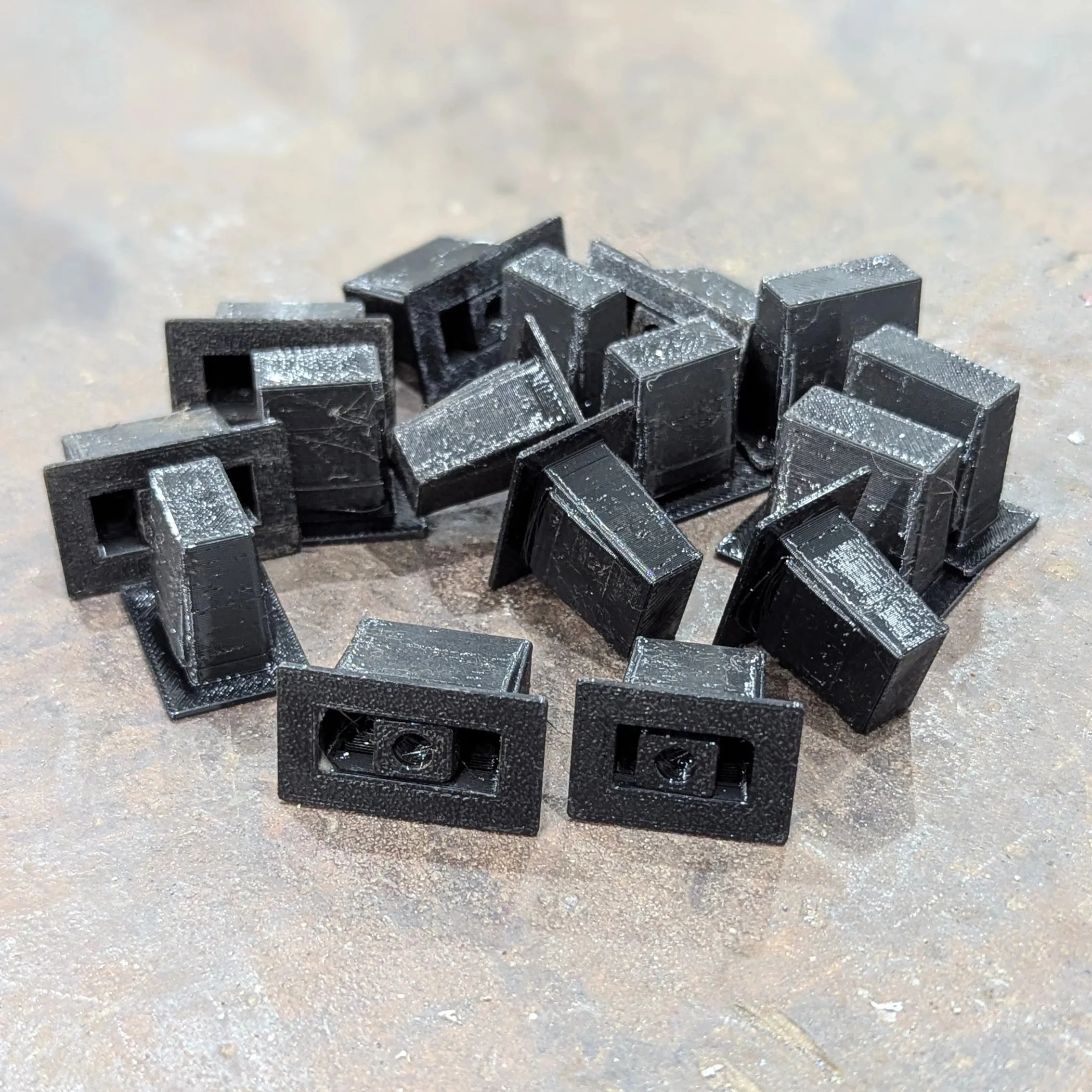 XRENGINEEING GQ DOOR SILL CLIPS3.jpg