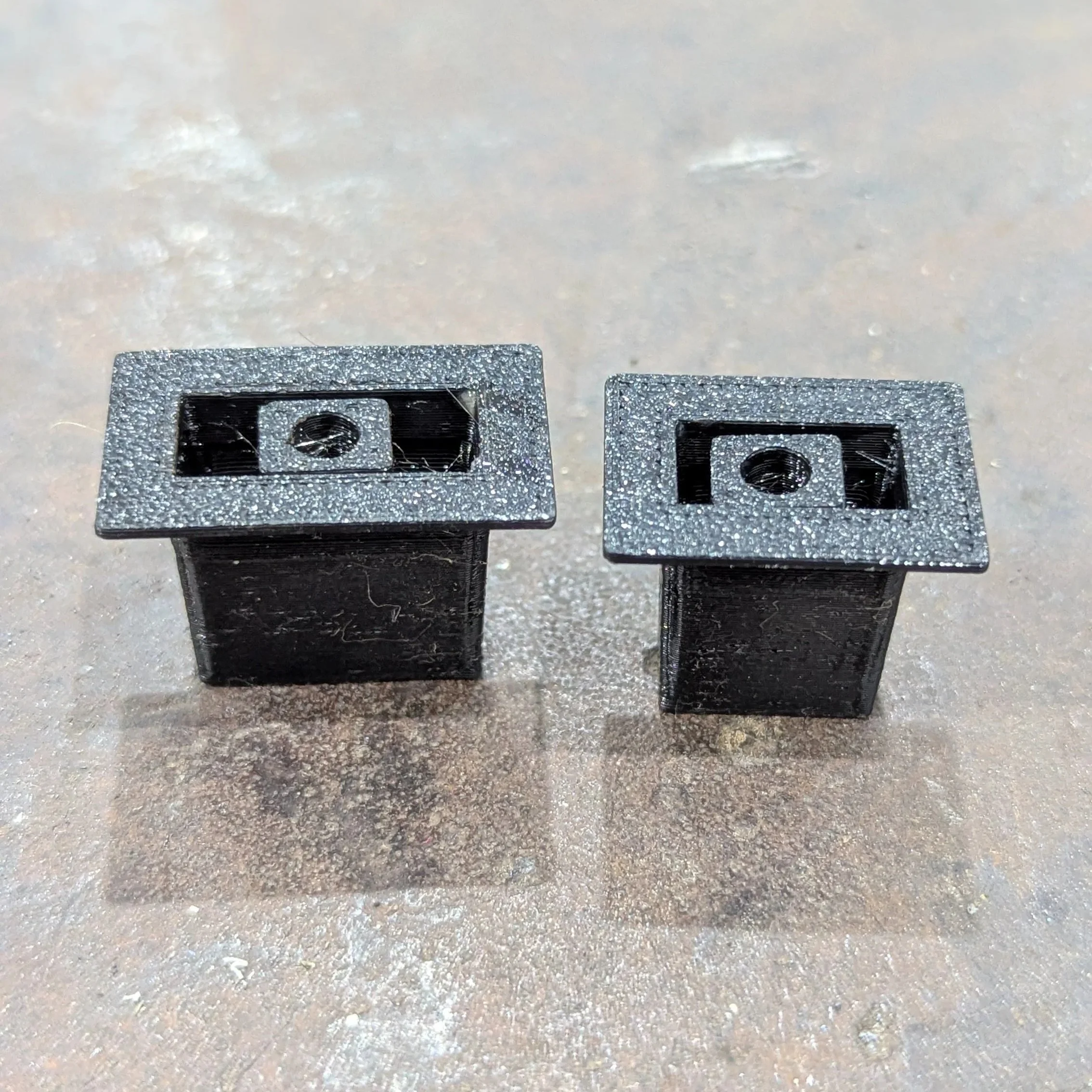 XRENGINEEING GQ DOOR SILL CLIPS2.jpg