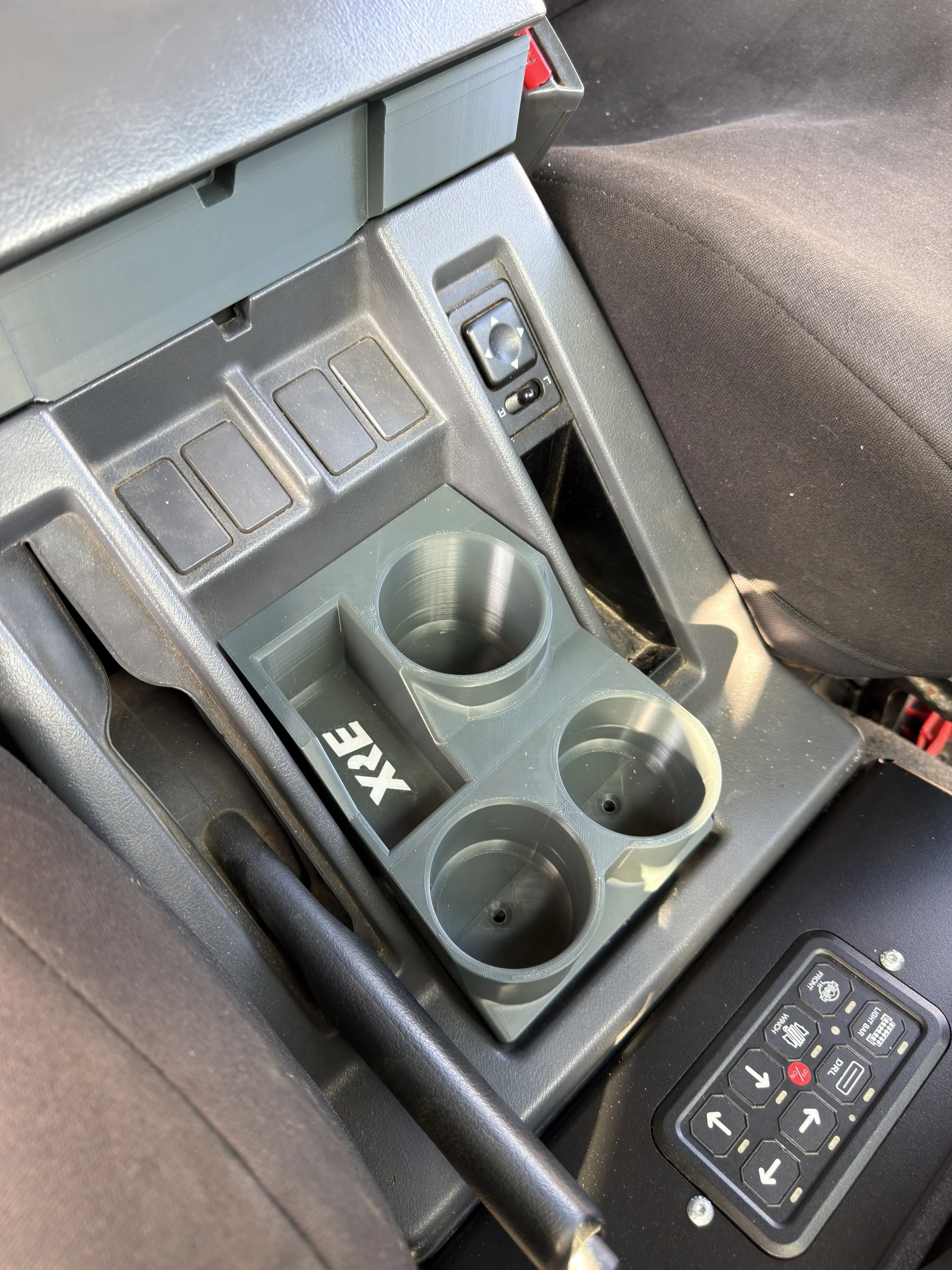 XRE CENTRE CONSOLE CUP HOLDERS SUIT GQ PATROL