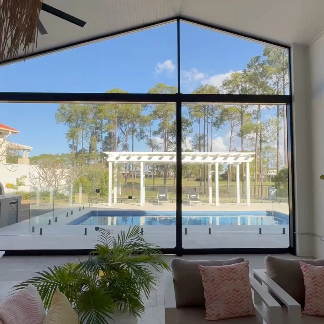Imagine waking up to this every morning. ☀️
Floor-to-ceiling views, a sparkling pool, and the perfect indoor-outdoor flow &mdash; all framed by our retractable blinds that disappear when you want them to, and protect when you need them to.
Your view.