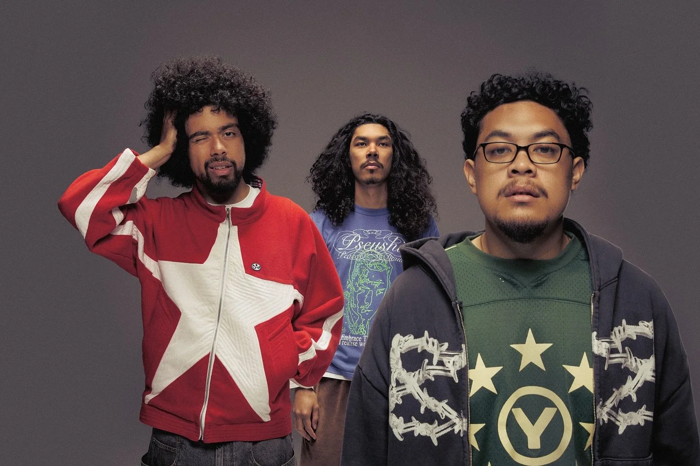 ZG &amp; SOLLYY (w/ iPod) 
LIVE IN SYDNEY TOMORROW @thelansdowne 🏡
FINAL TICKETS TO THE FINAL SHOW&hellip; 🎫
available now. link in bio 
the tour ends here.
📸 @coolstudio.jpg @bbds_