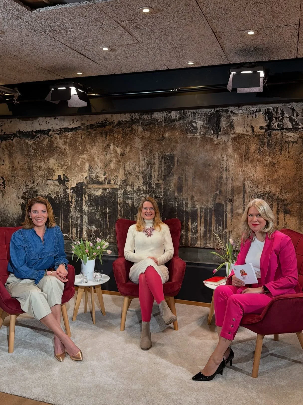 Remote Onboarding &ndash; funktioniert das &uuml;berhaupt wirklich gut?

Genau dieser Frage sind wir letzte Woche bei @hamburg_at_work work und @professionistas.de nachgegangen.

👉 Spoiler vorab: Ja, es funktioniert.
Aber nur, wenn wir eines nicht v