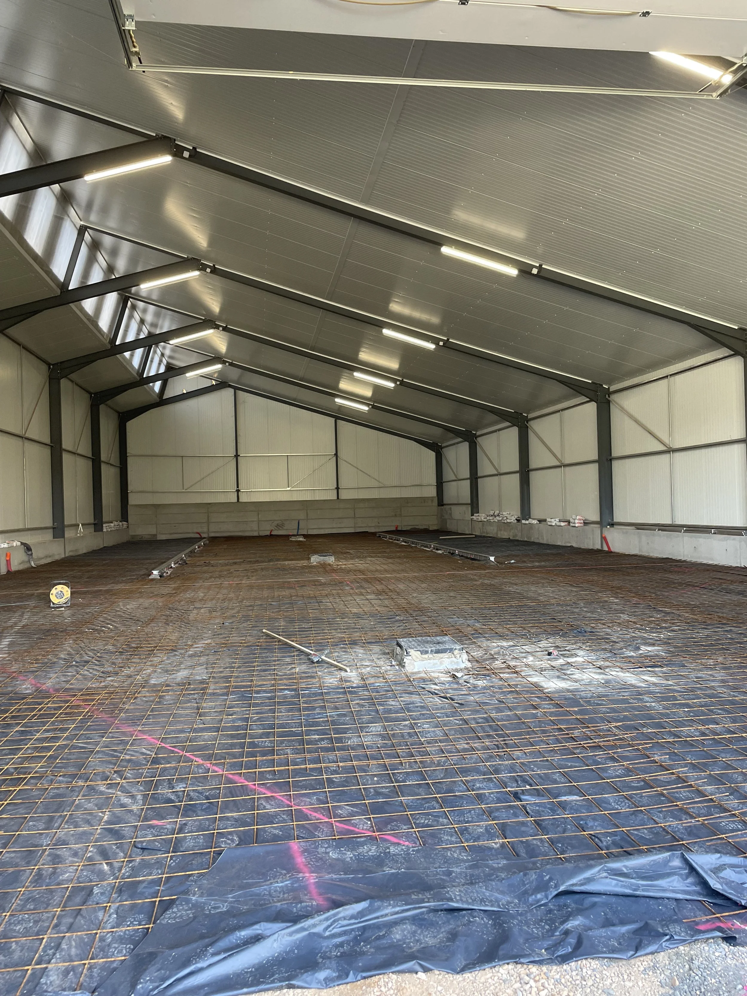 La cave lors peu de temps avant que la dalle en béton soit coulée.