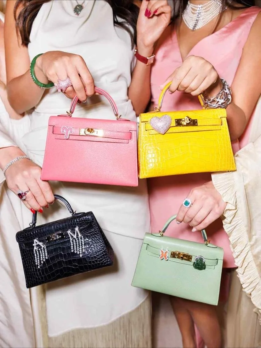 It’s giving Bag Bijoux charms π
π² DM to shop the OG Ashna Mehta Bag Bijoux pieces 
@ohmygashna