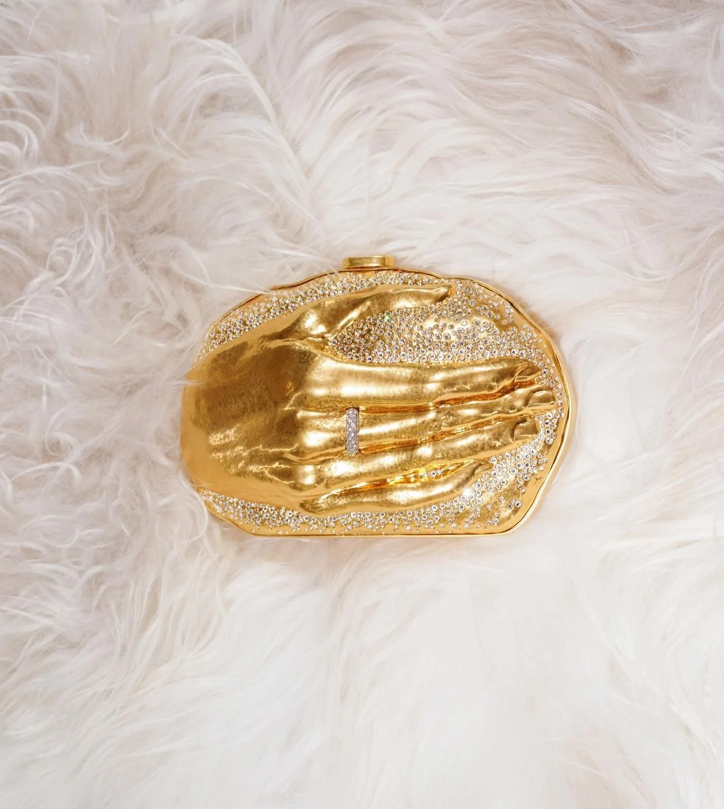 Schiaparelli everything please 🙋🏻&zwj;♀️

💌 DM to secure your dream pieces