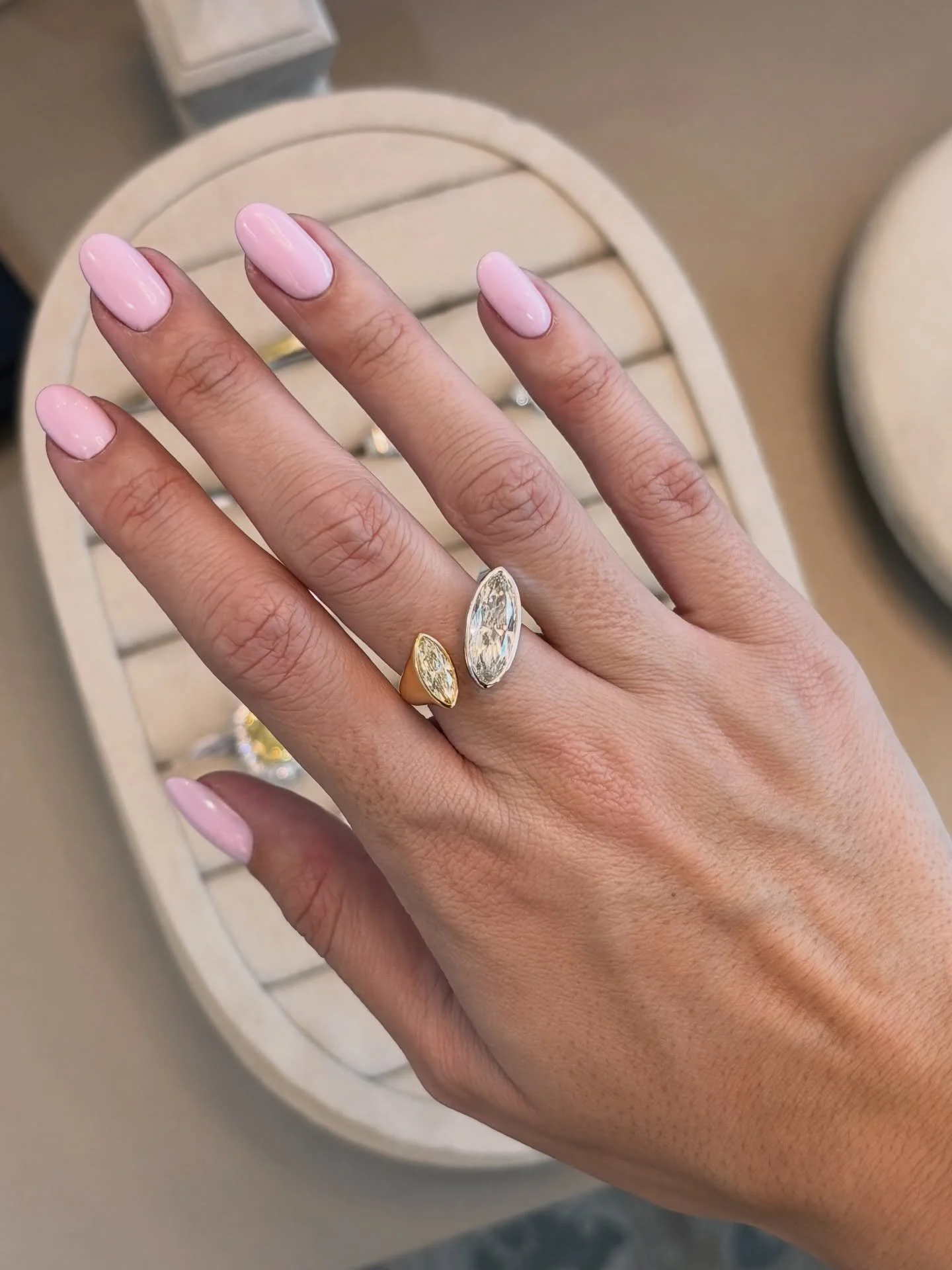 Me 🤝 anything Maison H 💎 

💌 DM or WhatsApp to shop these insane jewels ✨