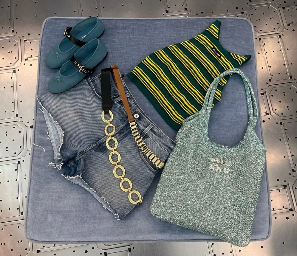 Miu Miu Summer incoming 🌞🏁

💌 DM or WhatsApp to get your look 💛