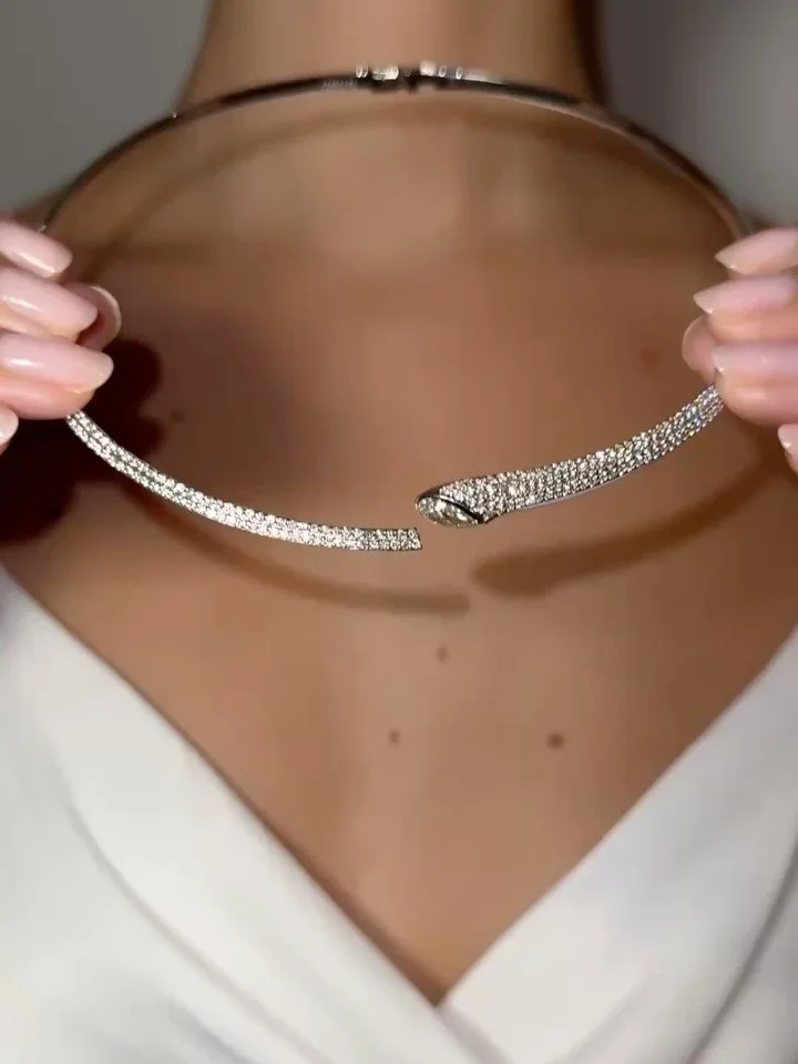 Some pieces just complete the look 💎✨

💌 DM or WhatsApp to secure these pieces