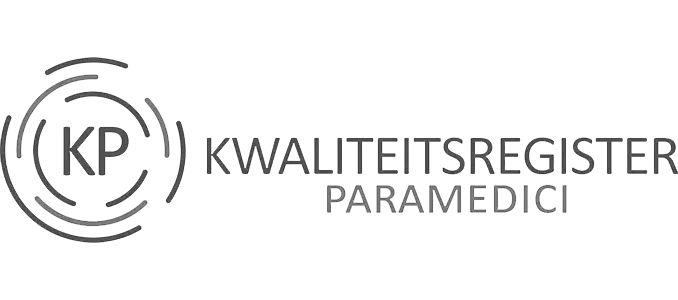 Kwaliteitsregister paramedici logo with circular symbol and text.