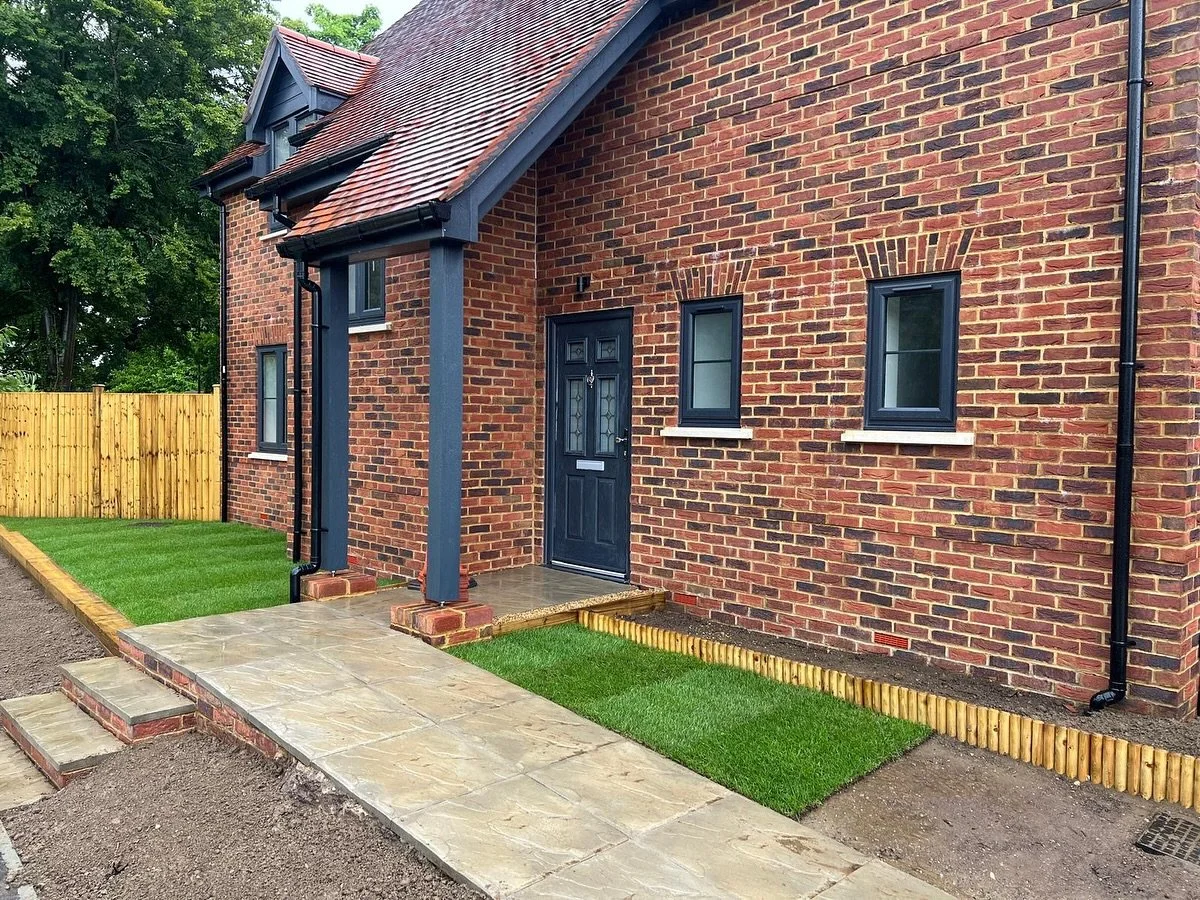 New builds in Crawley complete ☑️. #design #build #se12 #bromley #homedesign #projectanddevelopment #localbuilder #paslode  #homedecor #diy #project #homesweethome #buildingdesign #carpentry #builder #crawley #newbuilds