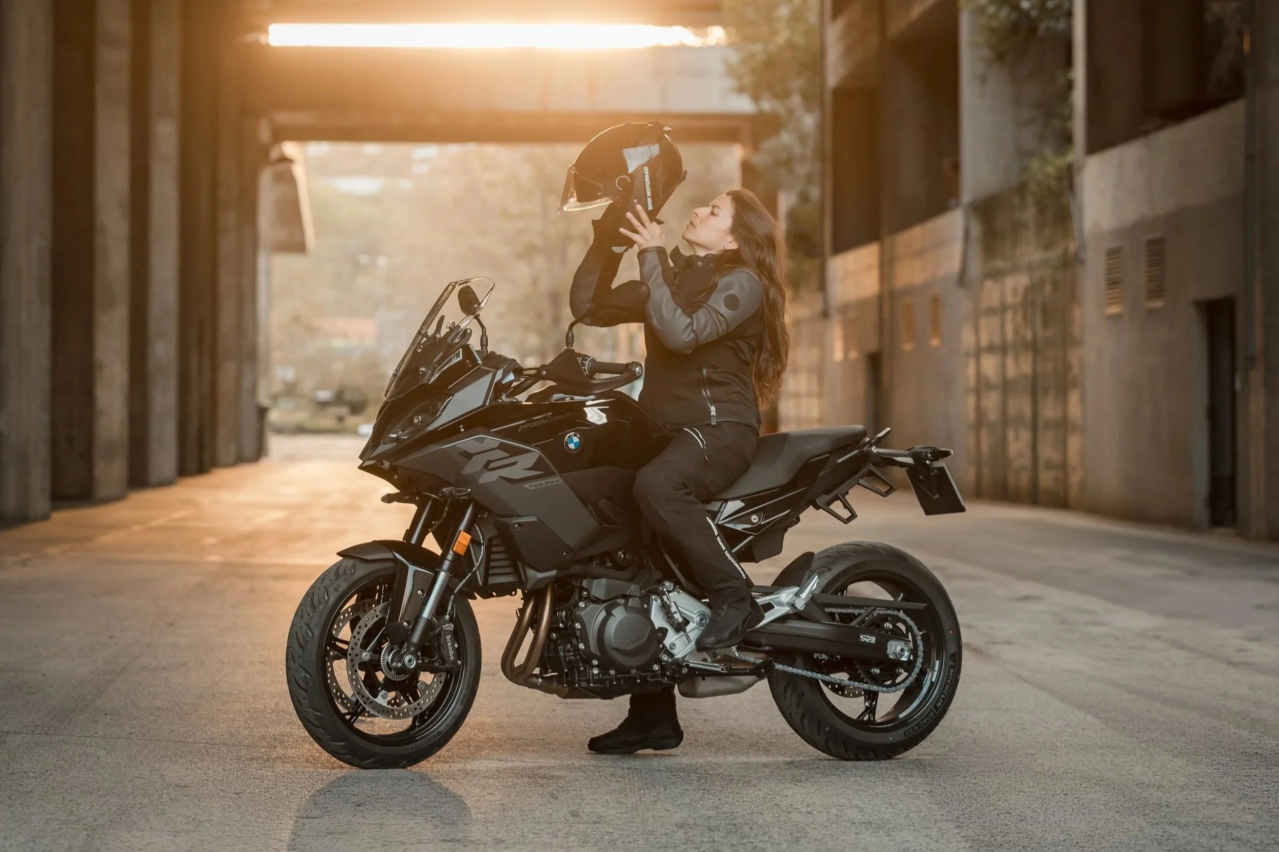 BMW_MTR-Tactique_T4-KV-F900XR.jpg