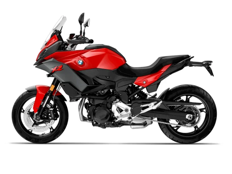 Photo de profil du trail routier sportif compatible A2 BMW F 900 XR