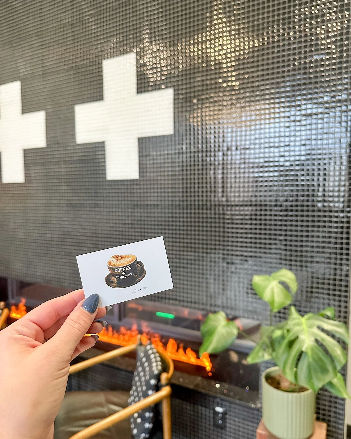 @cahootscafe serving up coffee + community in📍Ann Arbor | the minis? beyond adorable 🫶🏽