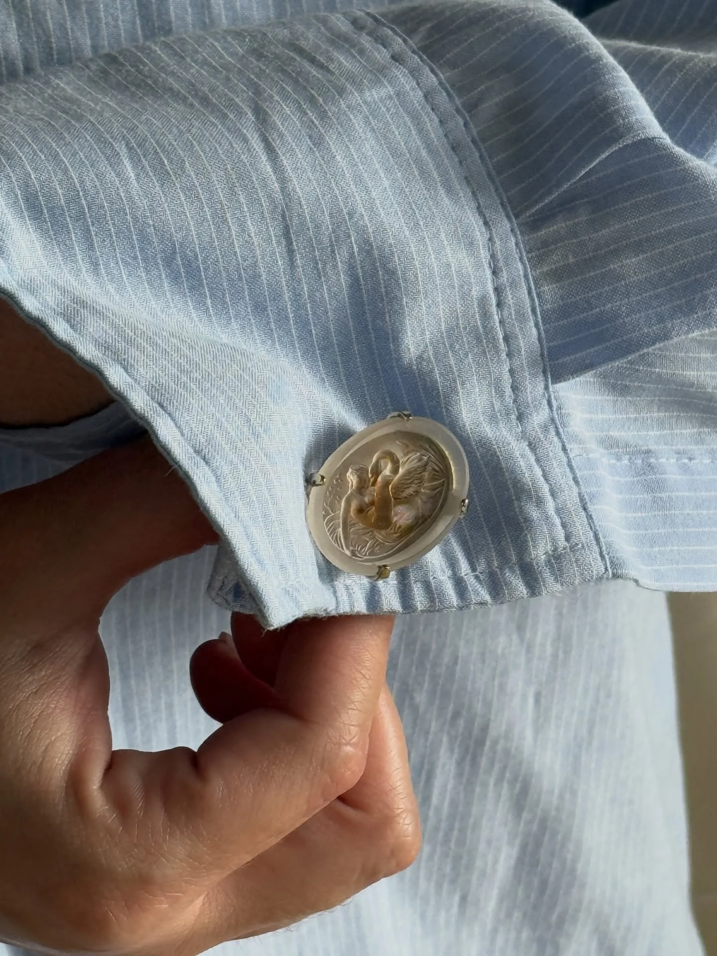 These vintage Swank crystal cufflinks feature the image of Leda and the swan, an enduring motif representing love, transformation, and intimacy. Rendered in reverse cut crystal, the delicate carving reveals itself slowly in the light. A meaningful de