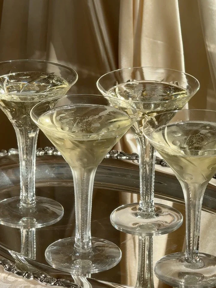 Effervescence feels especially poetic when held in something with history🍾🥂

These vintage champagne glasses feature delicate bubble and swirl details within the stem. A subtle movement suspended in glass, as though the celebration itself has been 
