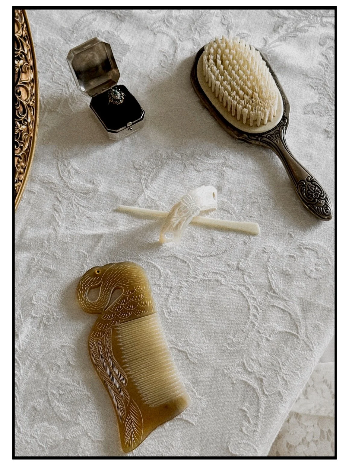 Don&rsquo;t mind me just reminiscing on one of my favorite collections I&rsquo;ve ever sourced &amp; gathered. 🕊️
I found so much inspiration and love for accessories in this exploration of vintage bridal.. much more coming soon! 🫧