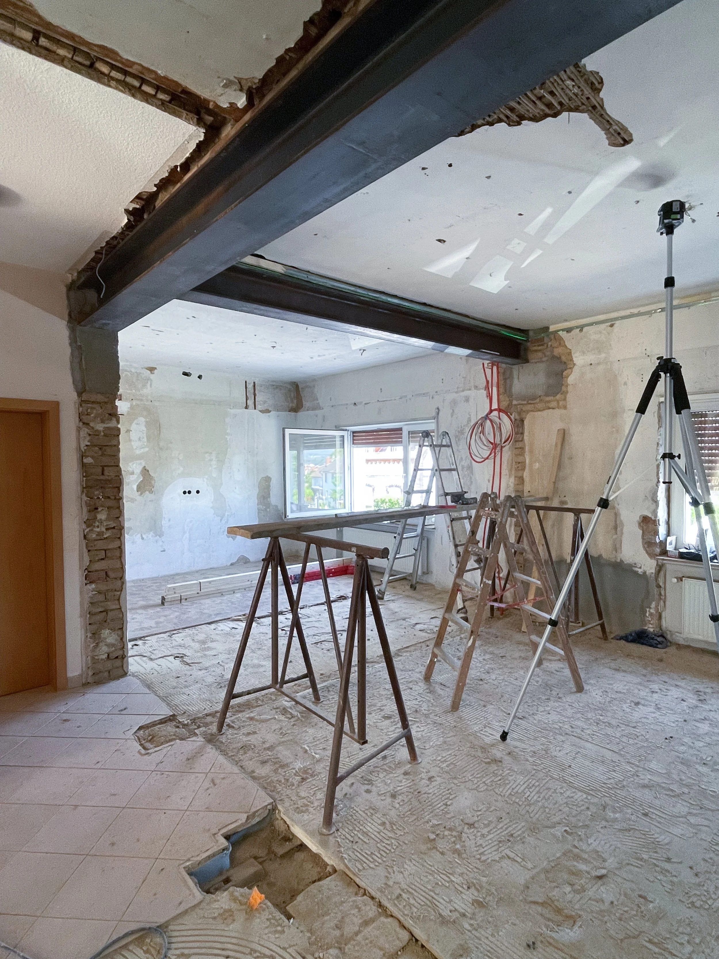 Ausbau und Erweiterung eines Wohn- / Essbereichs (vorher)