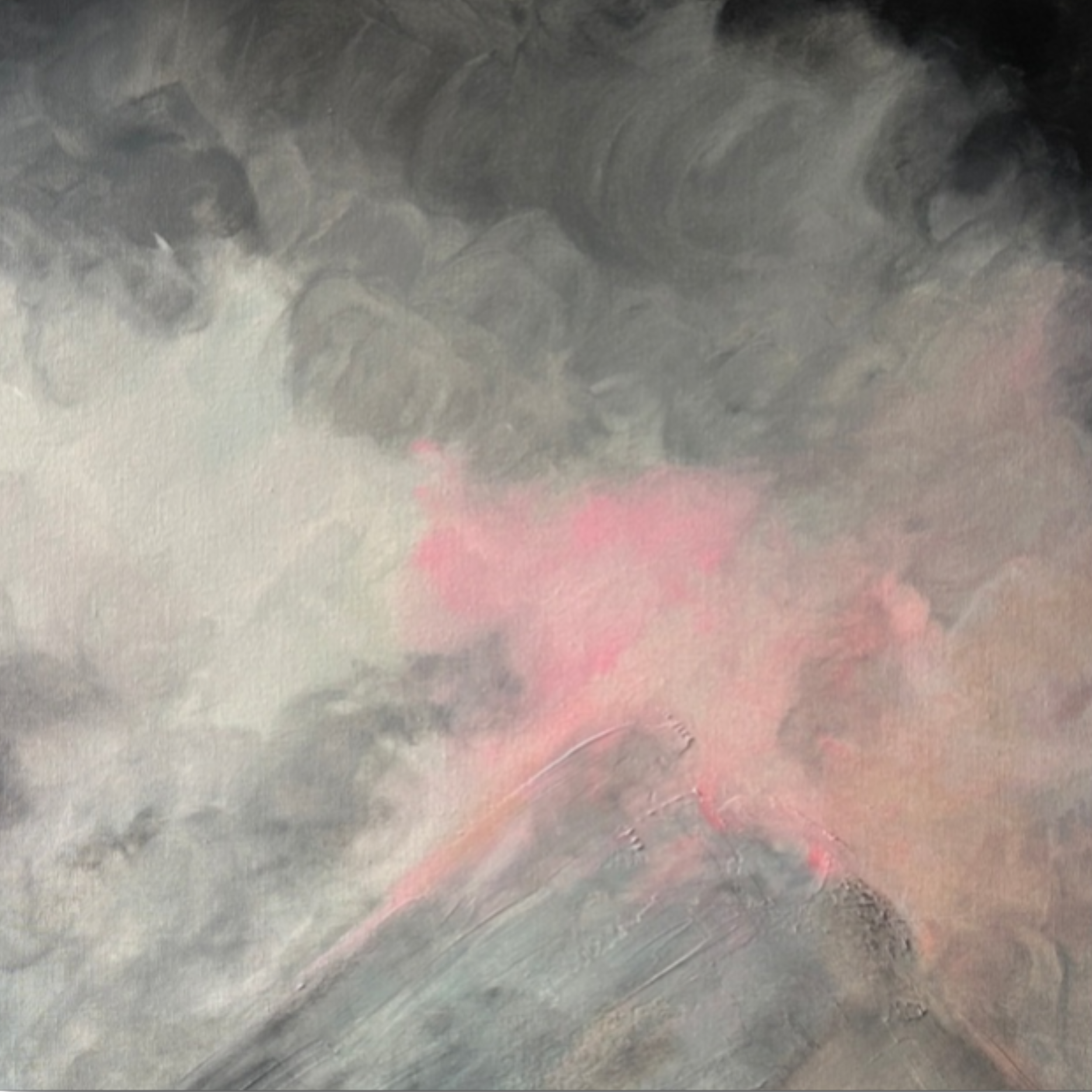 Vulkan, ausbrechend mit rotglühender Lava und riesigen schwarzen Rauchwolken