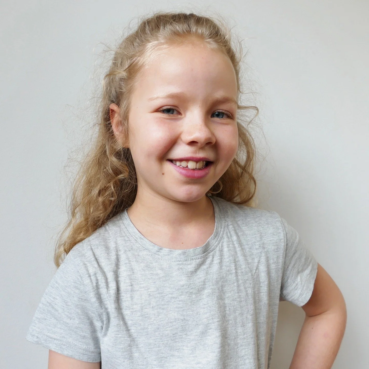 Unsere HEDI 🎬 hat gerade ihre Dreharbeiten f&uuml;r eine neue ZDF Produktion abgeschlossen! Wir sind unglaublich stolz so ein Talent bei uns in der Agentur begleiten zu d&uuml;rfen 🎥

#zdf#zdfmediathek#hedionset#actress#miniactress#kindermodel#cast