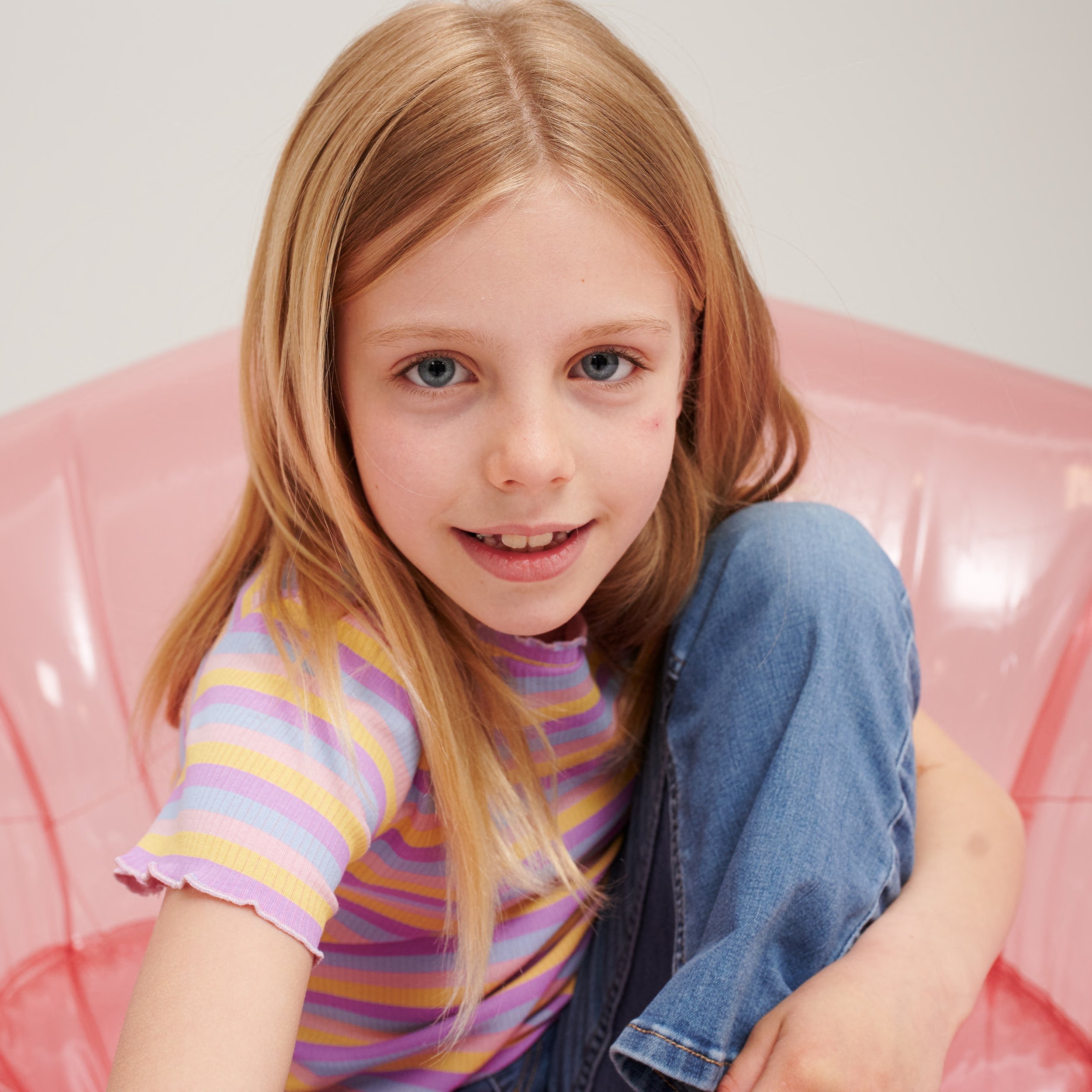 Bunte Farben, lachende Gesichter und strahlende Augen &ndash; LIEBEN WIR! 🌈

Danke ELLA, dass du ein Teil von Younger Models bist 💗

#newlook#freshtalent#kidsmodel#kindermodel#kidsincommercials#nextgenmodel#castingcall#shiningstar#readytobebooked#k