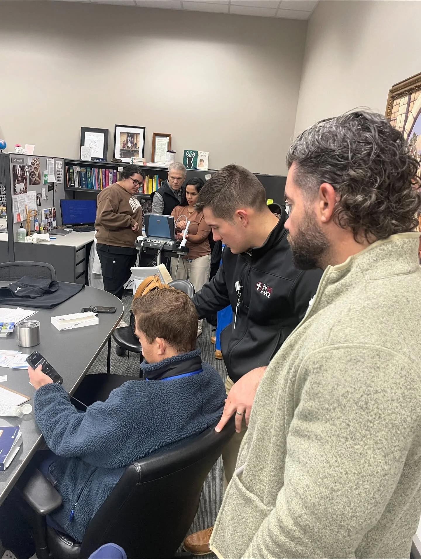 Pre-clinic vibes: coffee, curiosity, and POCUS with Dr. Keller!

#FamilyMedicine #MedEd #POCUS #ResidencyLife