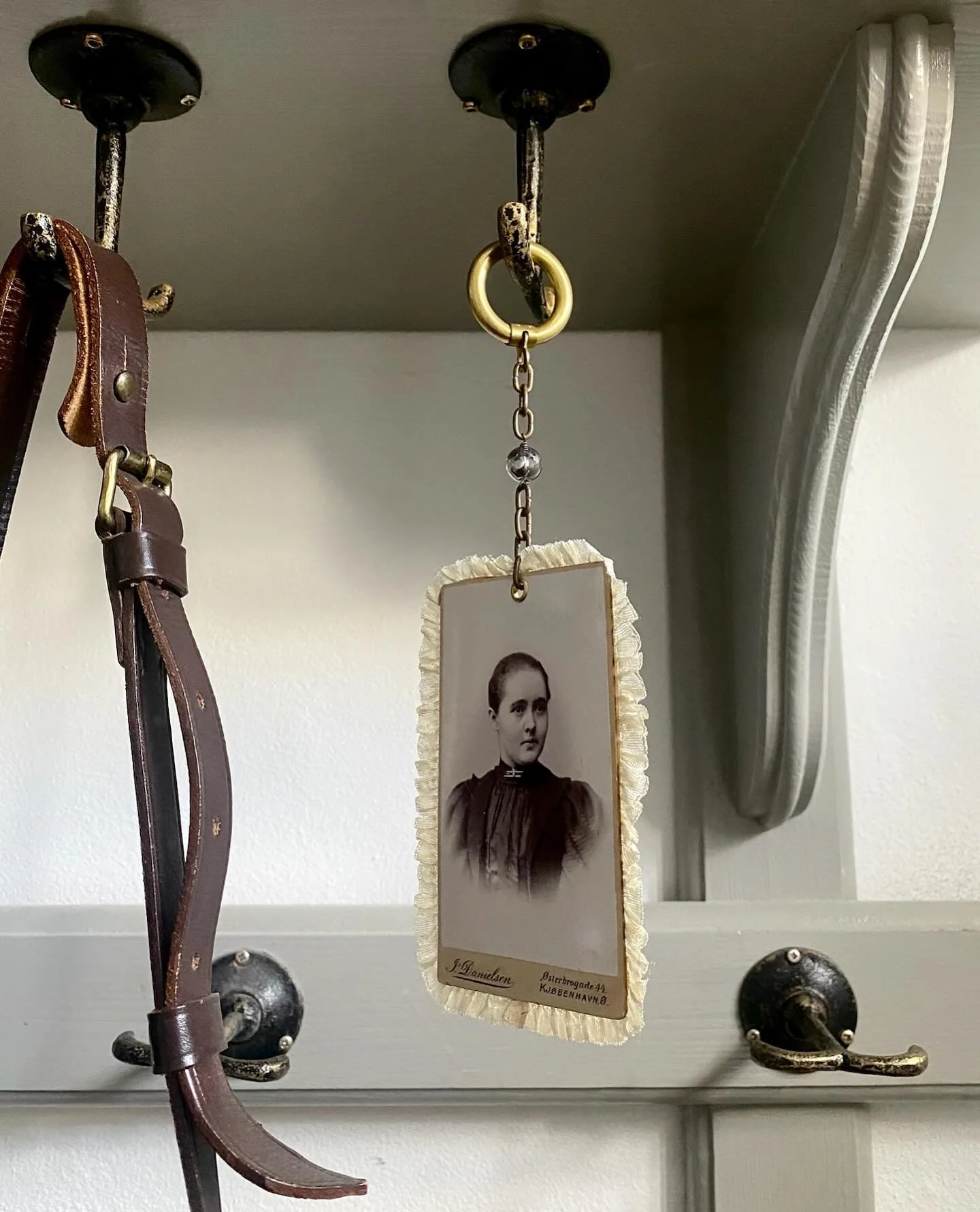 Jeg begynder s&aring; sm&aring;t at gl&aelig;de mig til weekenden 🌲
Du finder elise johst i riddersalen p&aring; den gamle herreg&aring;rd S&oslash;nderskov Museum i Br&oslash;rup.
Julemarked den weekend 7. &amp; 8. dec. fra 11 - 17 begge dage.
Ses 