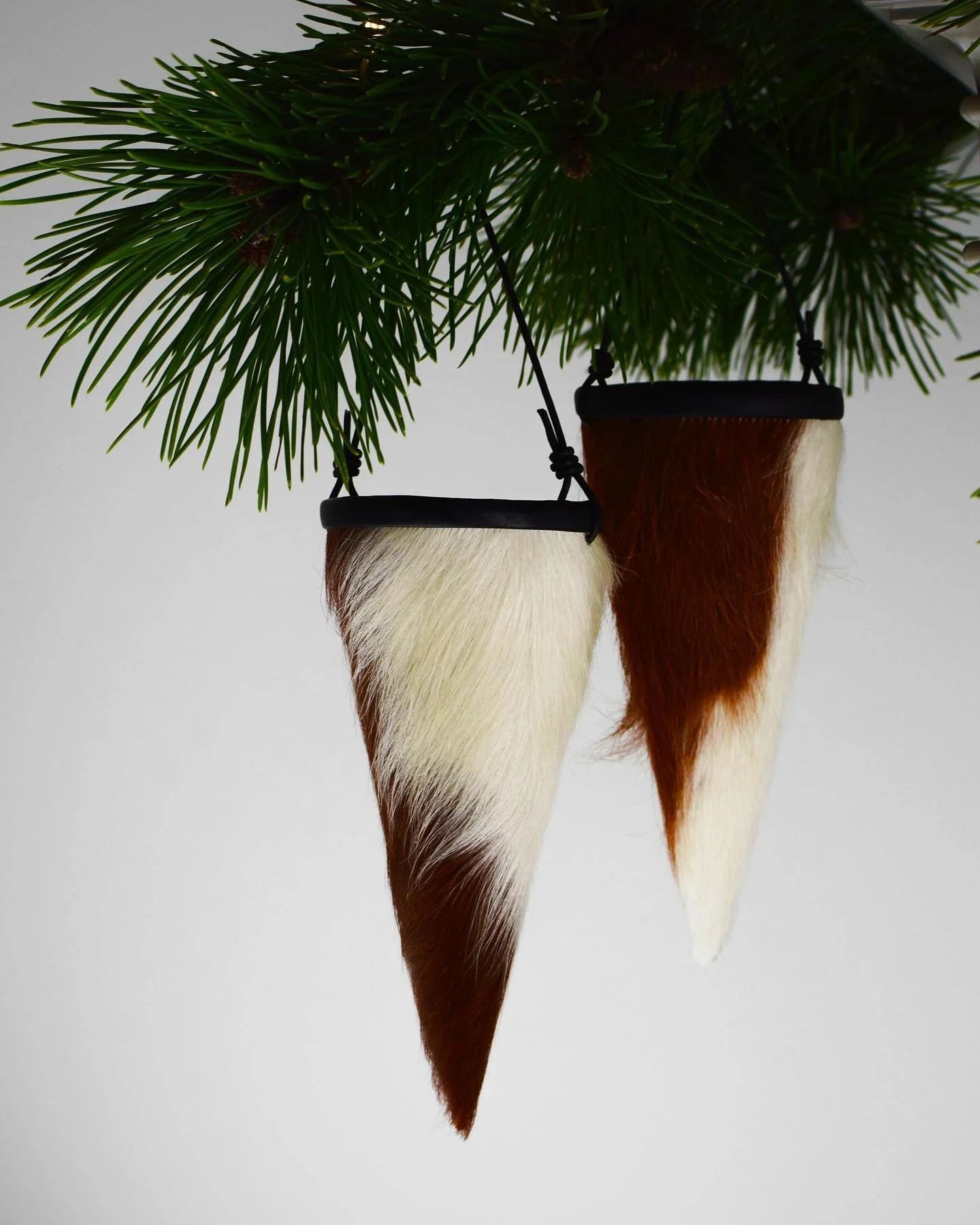 De tidsl&oslash;se kr&aelig;mmerhuse, giver finurlige detaljer til juletr&aelig;et, sommerhuset eller dagligstuen. Materialerne har en historie med sig, der ikke forsvinder. Det er Recycle memories. 

 #interior #handmade #smallbusiness #supportsmall