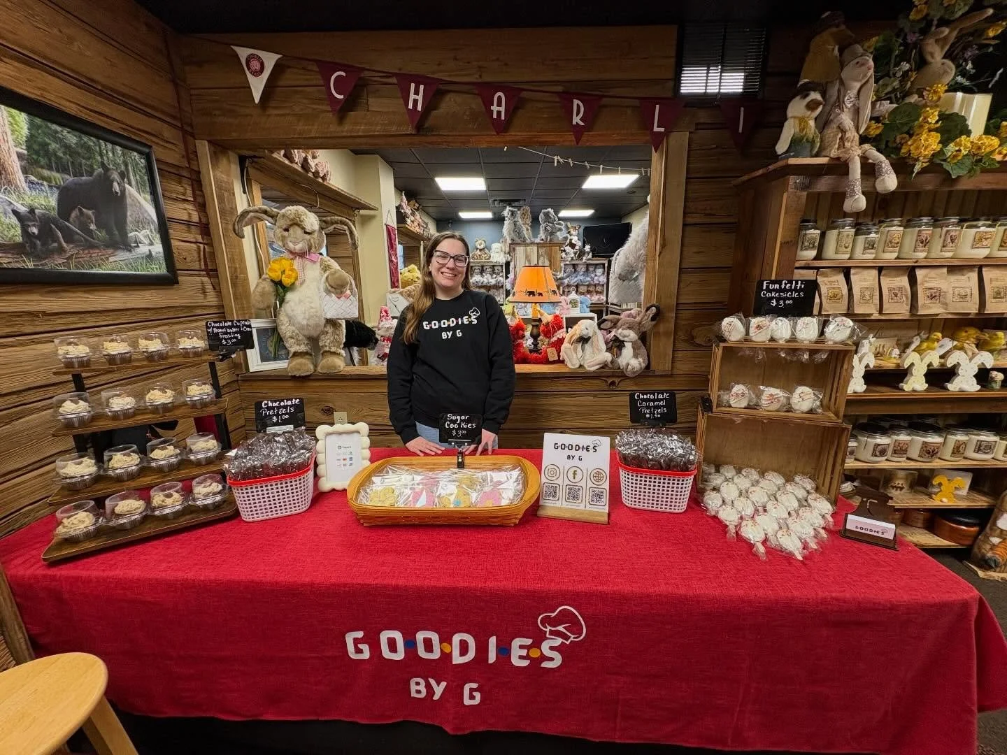 We are all set up at @thecountrycabin__ ! We will be here until 3!🤍