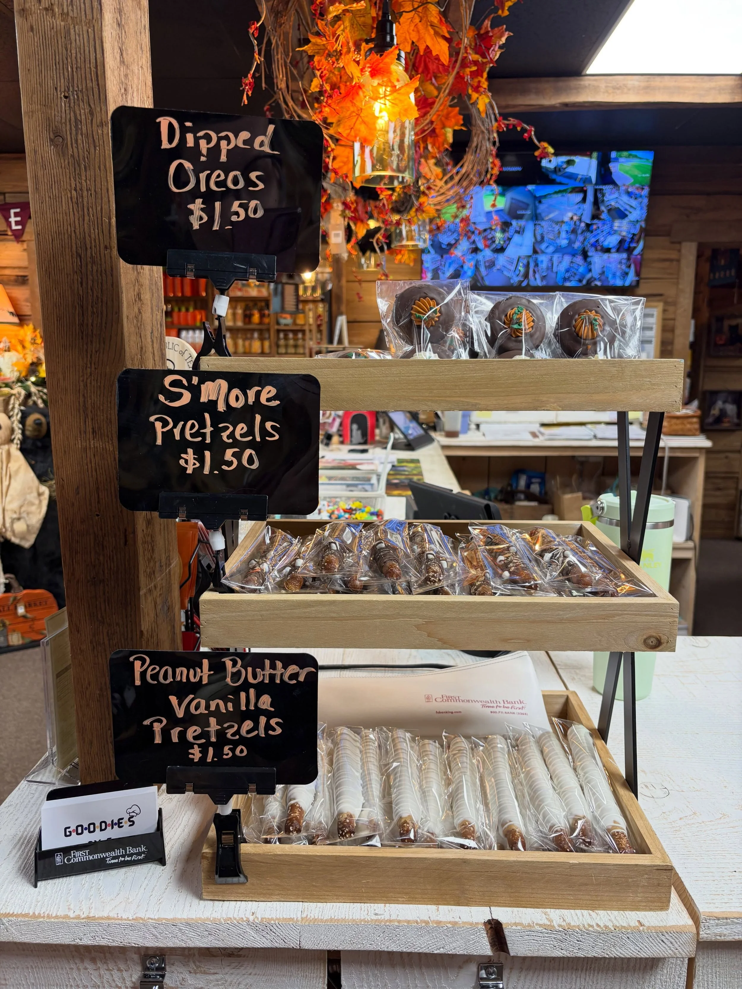 Happy Wednesday! Stop in @thecountrycabin__ this week and grab a sweet treat! Don&rsquo;t forget we are popping up on Friday from 11-5 in the parking lot!🧡🤍