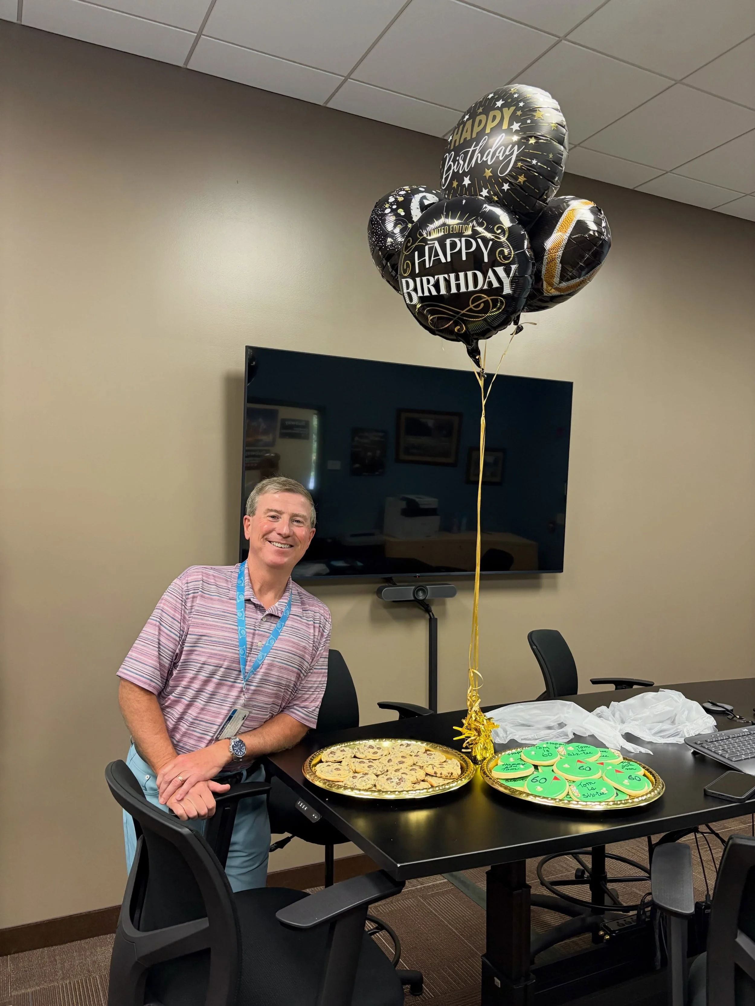 A hole-in-one for 60! ⛳️🎂 Celebrating my dad&rsquo;s 60th birthday with some custom golf-themed sugar cookies! 💚🍪 Happy Birthday, Dad! 🥳 (His birthday is tomorrow, but we surprised him today at his work😊)