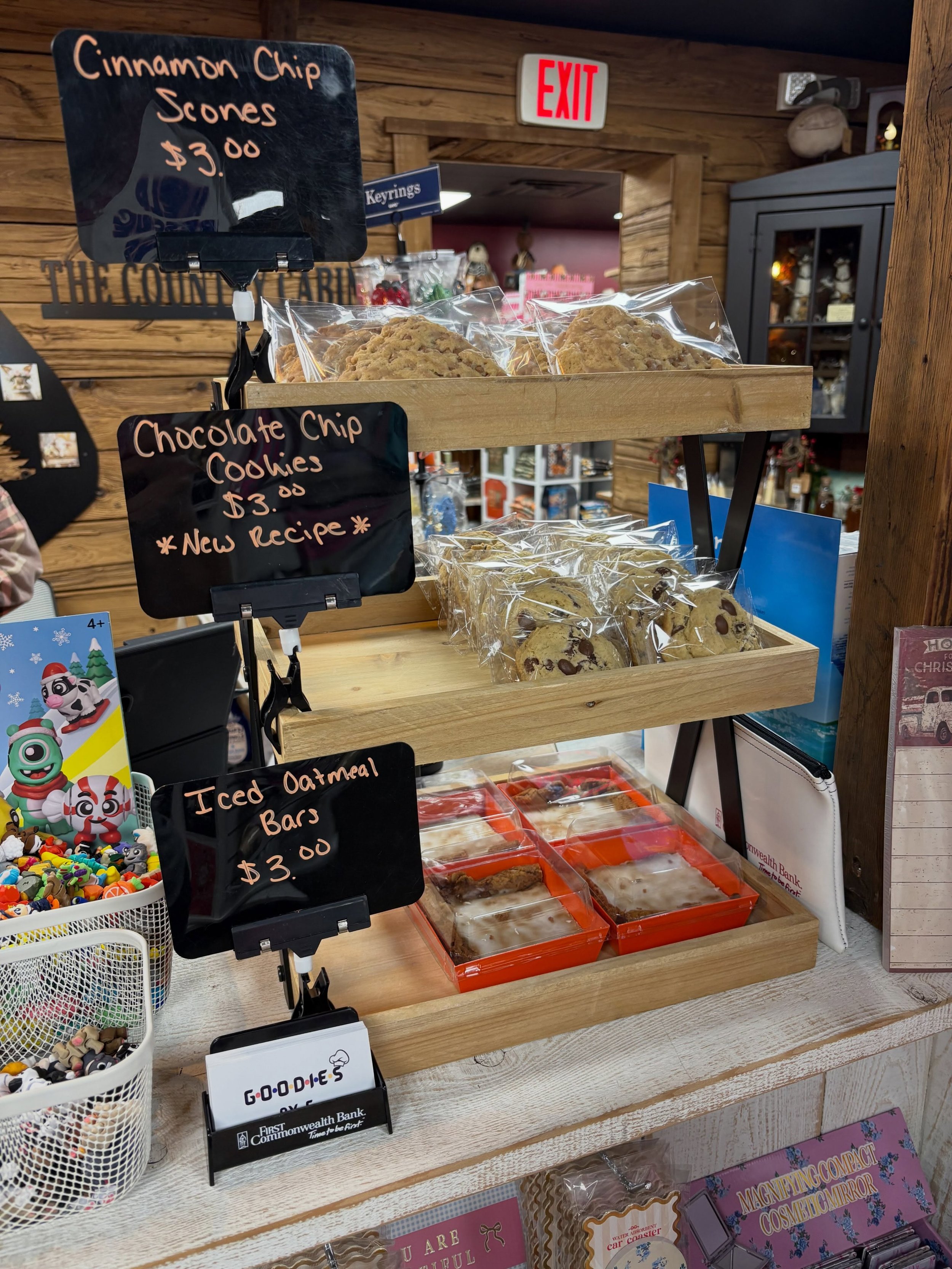 Happy Tuesday! Stop in @thecountrycabin__ this week and grab a sweet treat!🧡🤍