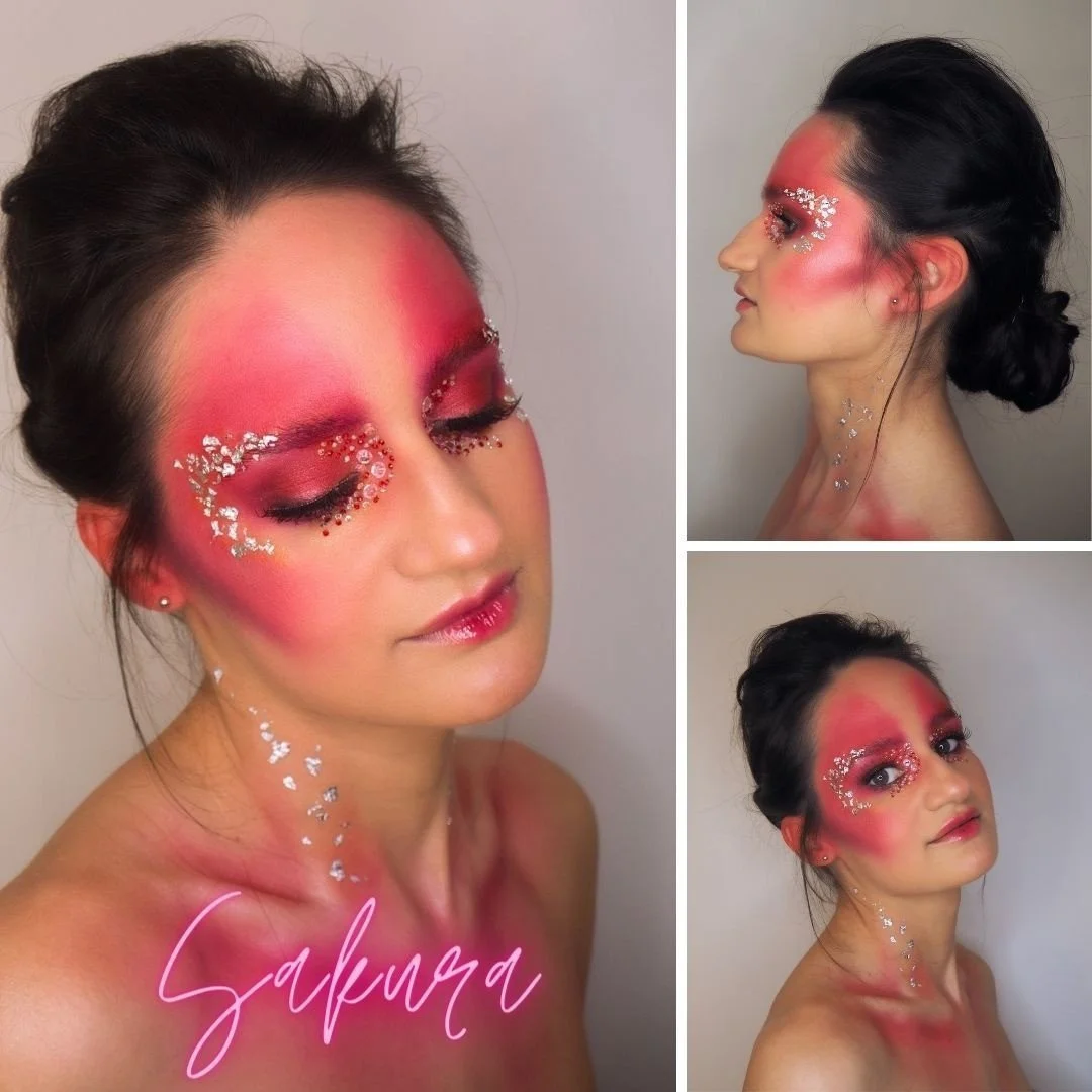 Sakura farsagni smink
Haszn&aacute;lt term&eacute;kek: 
-Paris Berlin LE MINI FLUID / foly&eacute;kony alapoz&oacute; (C20, C0)
- Kryolan Eye Shadow Iridescent / refill Sunset
- Kryolan Multi gel Clear
- Paris Berlin La COMPACTE LISSANTE HD - HD SMOO