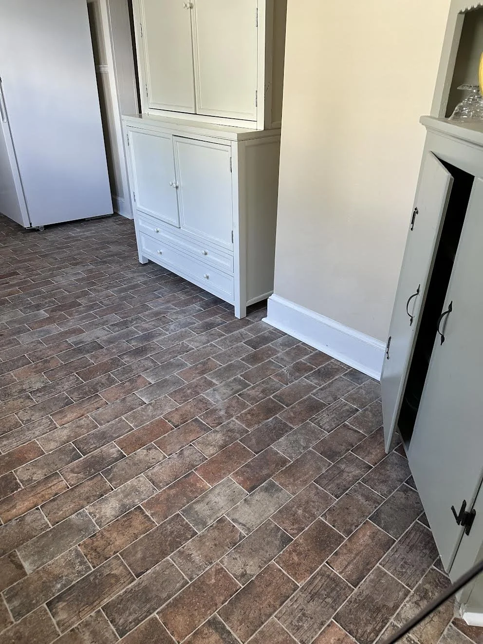 Installed kitchen tile