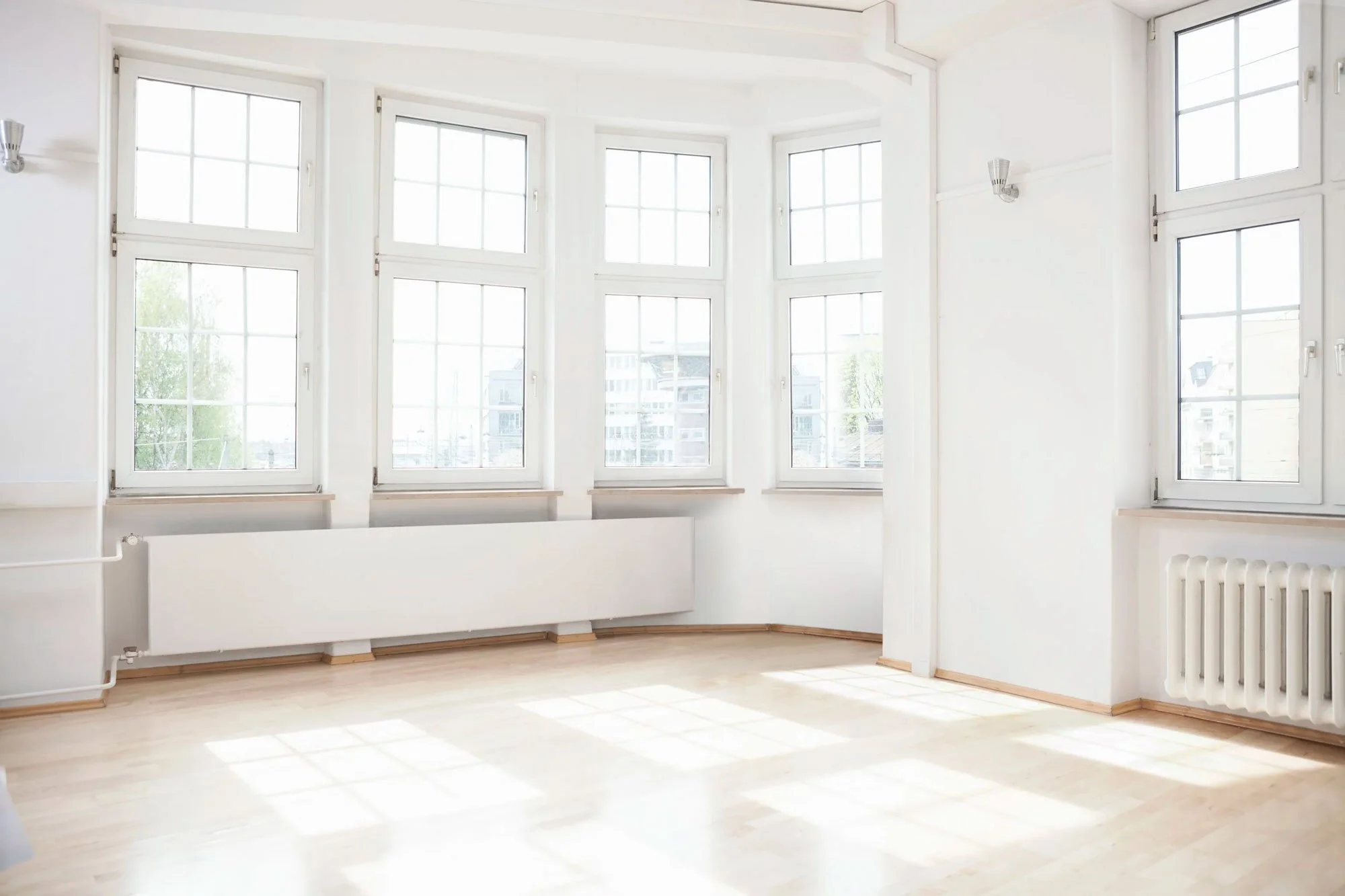 Before | Clean vacant room plate prior to staging, window refinement, and interior enhancement.