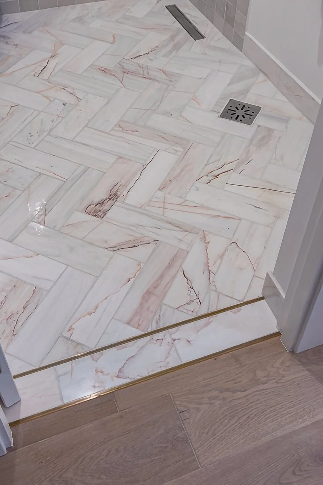 Statement Herringbone