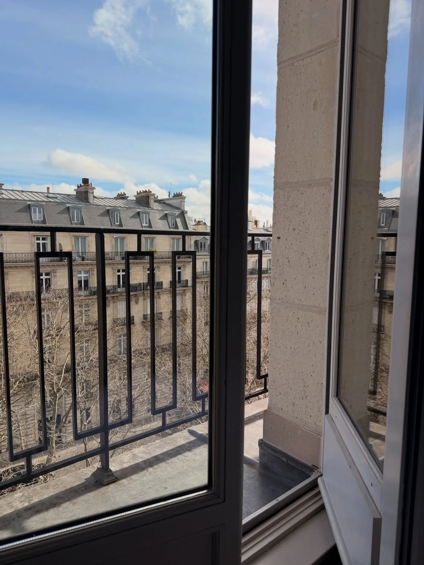 Finding inspiration in my home away from home&hellip;❤️

It&rsquo;s only been 3 weeks since I left Paris after attending @phanhuy.official&rsquo;s debut fashion show as the youngest member of the F&eacute;d&eacute;ration de la Haute Couture, which wa