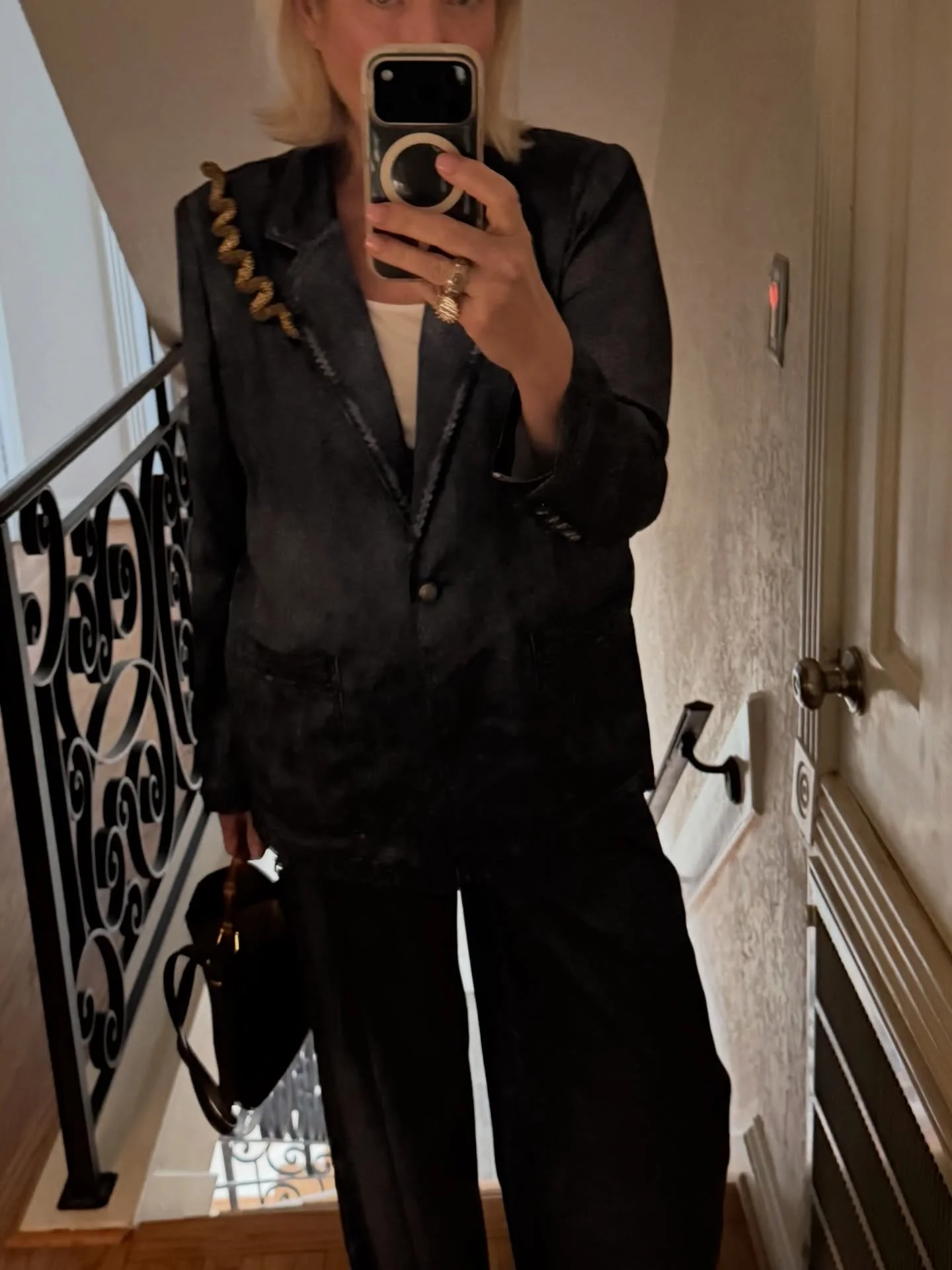 I didn&rsquo;t expect to fall in love with a suit, but here we are&hellip;💙

I have to say, this @kobihalperin suit might be my all-time favorite. The featherweight denim-printed twill feels like nothing on the skin (perfect for summer), with the ea