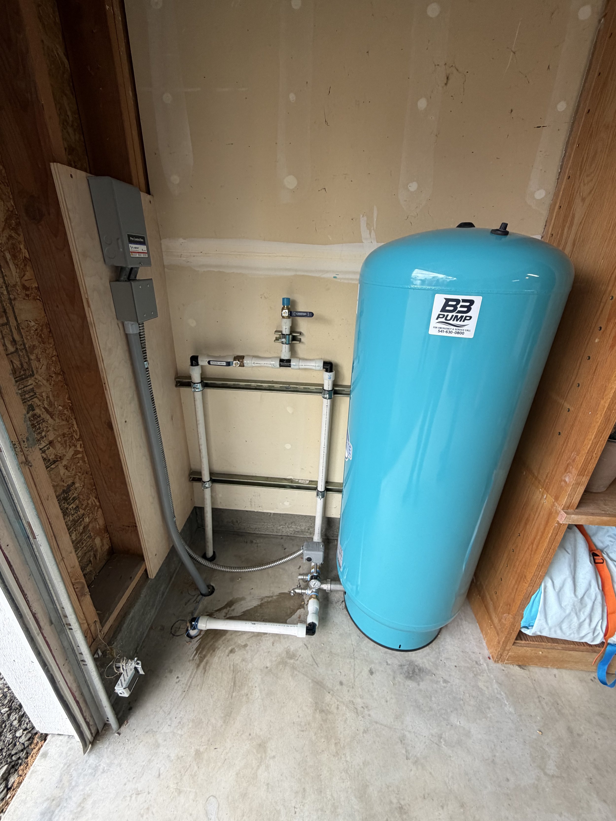 Pressure tank installation and well system plumbing setup by B3 Pump in Southern Oregon
