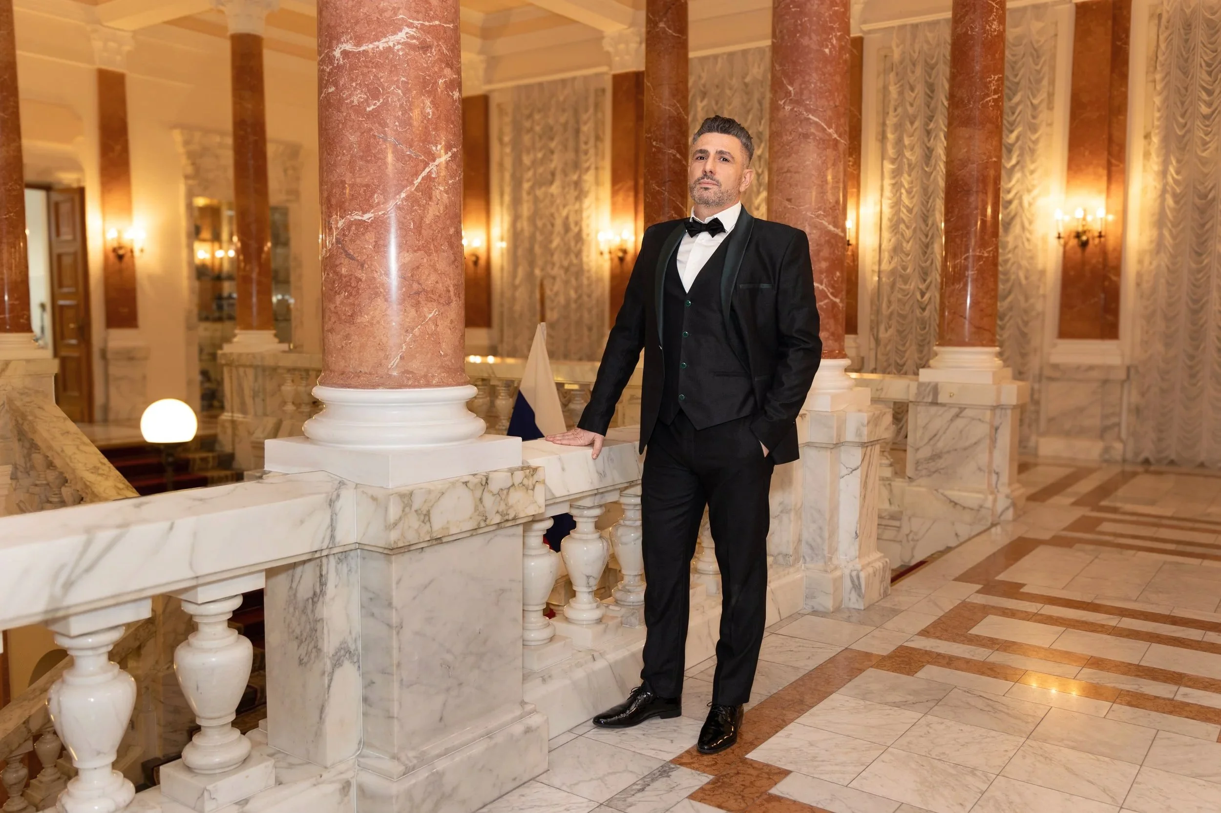 Milos Bulajic, Tenor