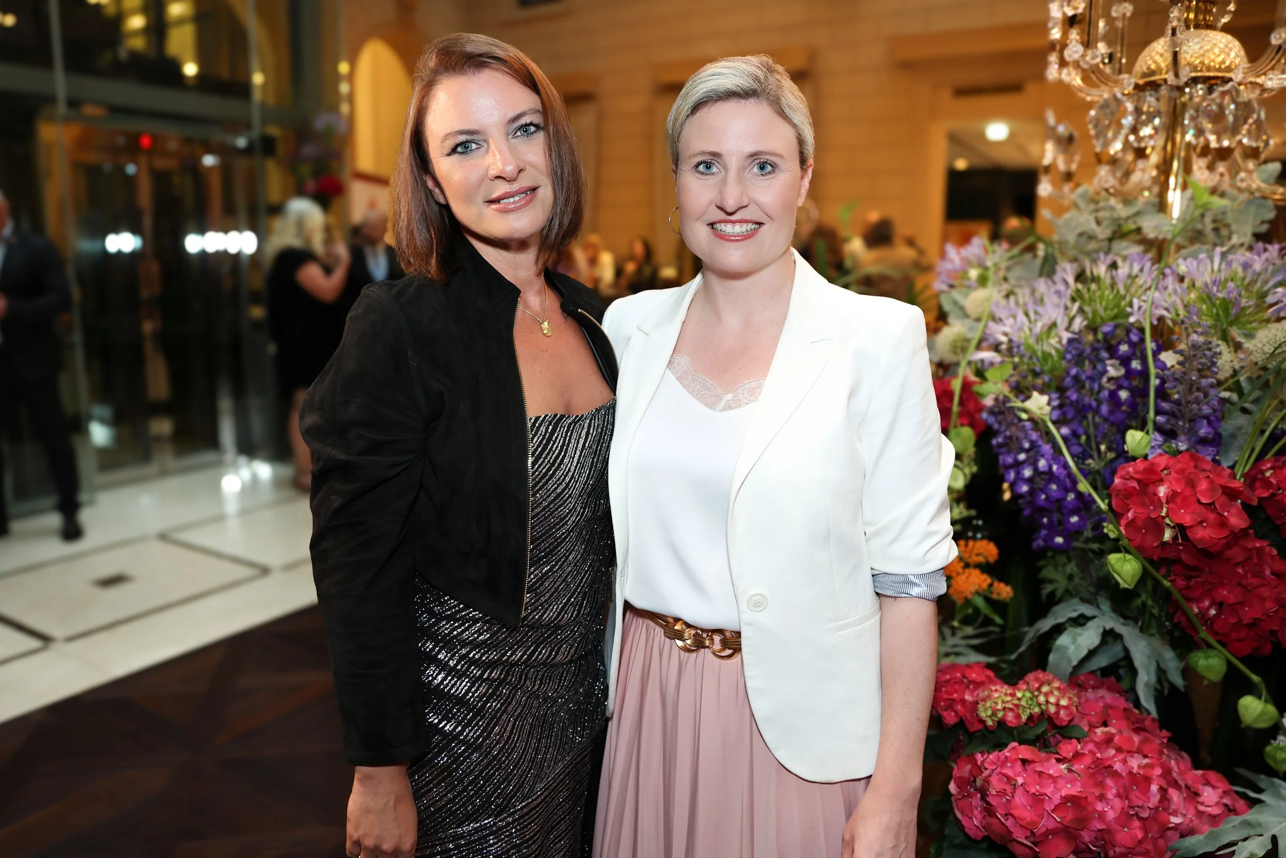 Modenschau von Atil Kutoglu im Palais Hansen Kempinski – mit Katharina Nehammer & Susanne Raab