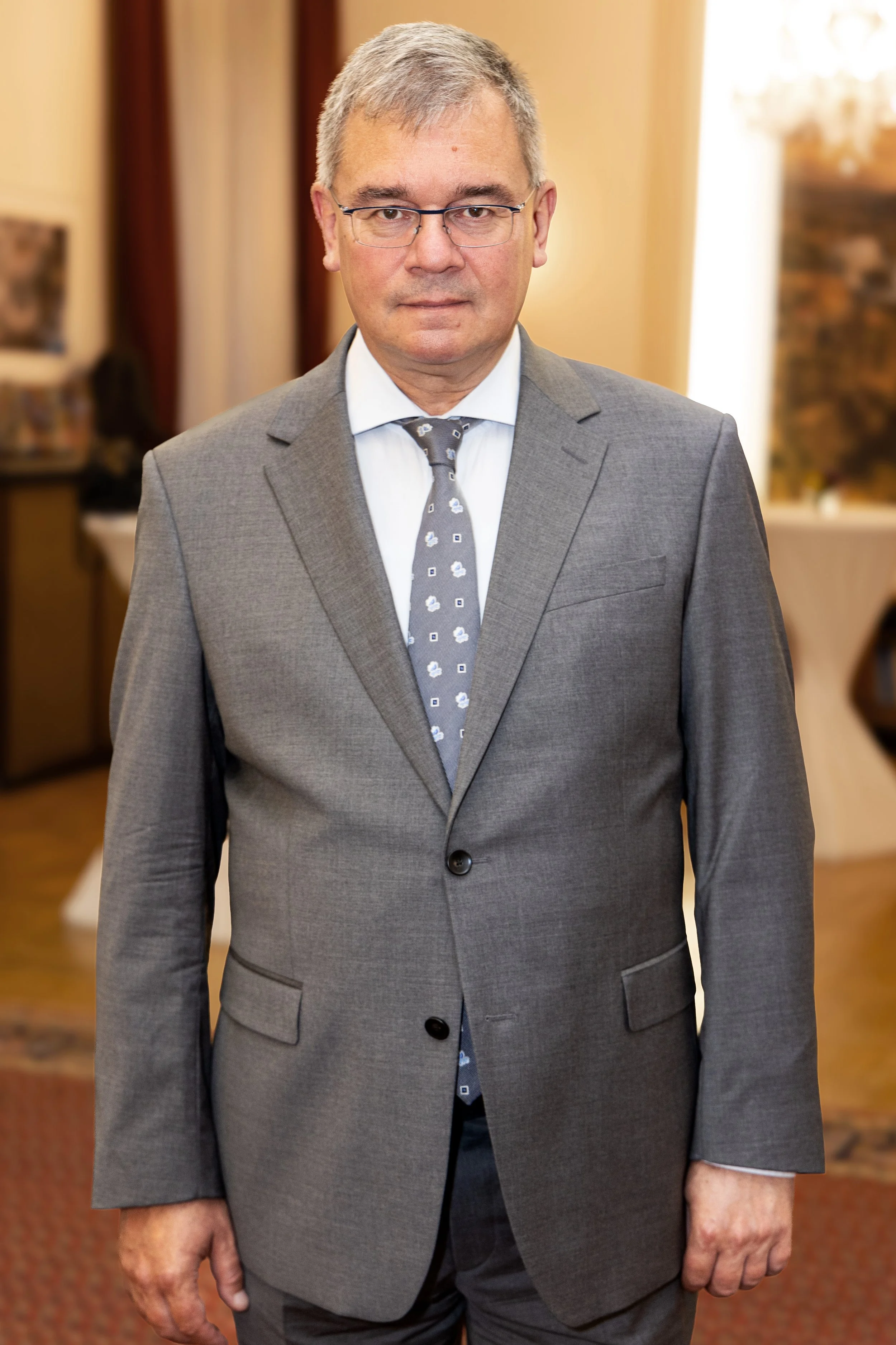 Univ. Prof. Mihai Răzvan Ungureanu, rumänischer Politiker, Historiker und Diplomat