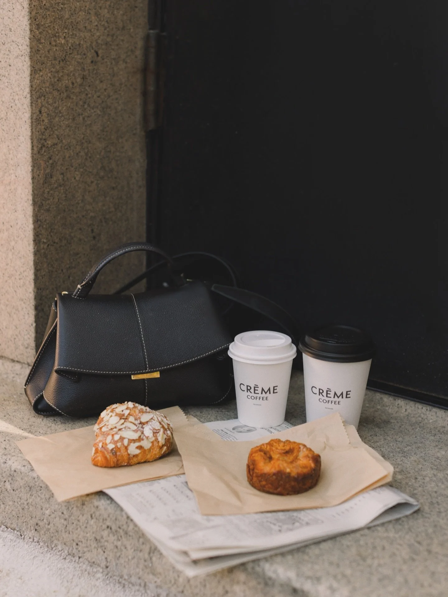 It&rsquo;s always a great start with #cremecoffeesac
Our kouign-amann is fluffy, flaky, and crunchy, perfect with a warm cappuccino on the go.
