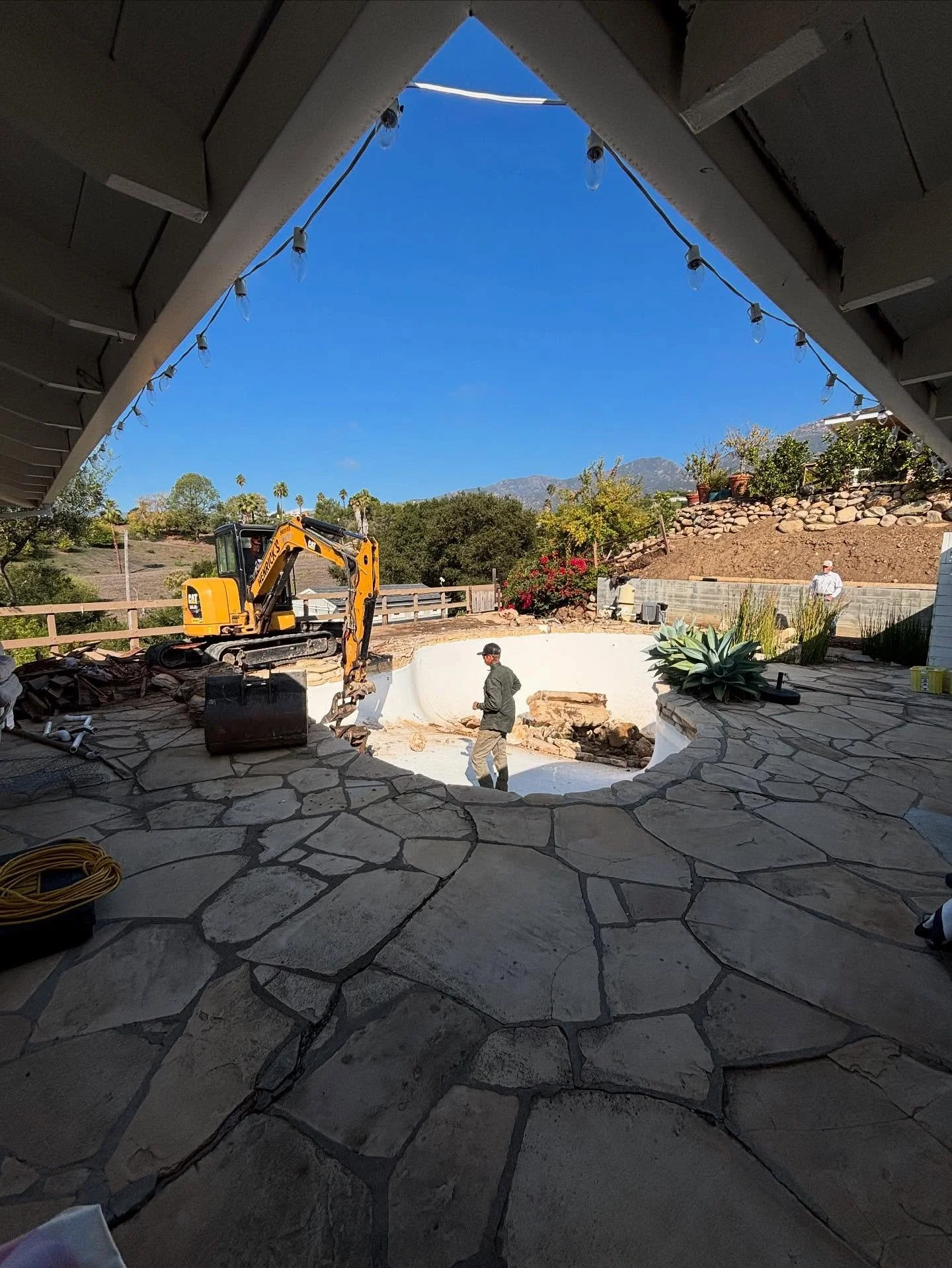 Machines had some down time after the rain but back to work‼️