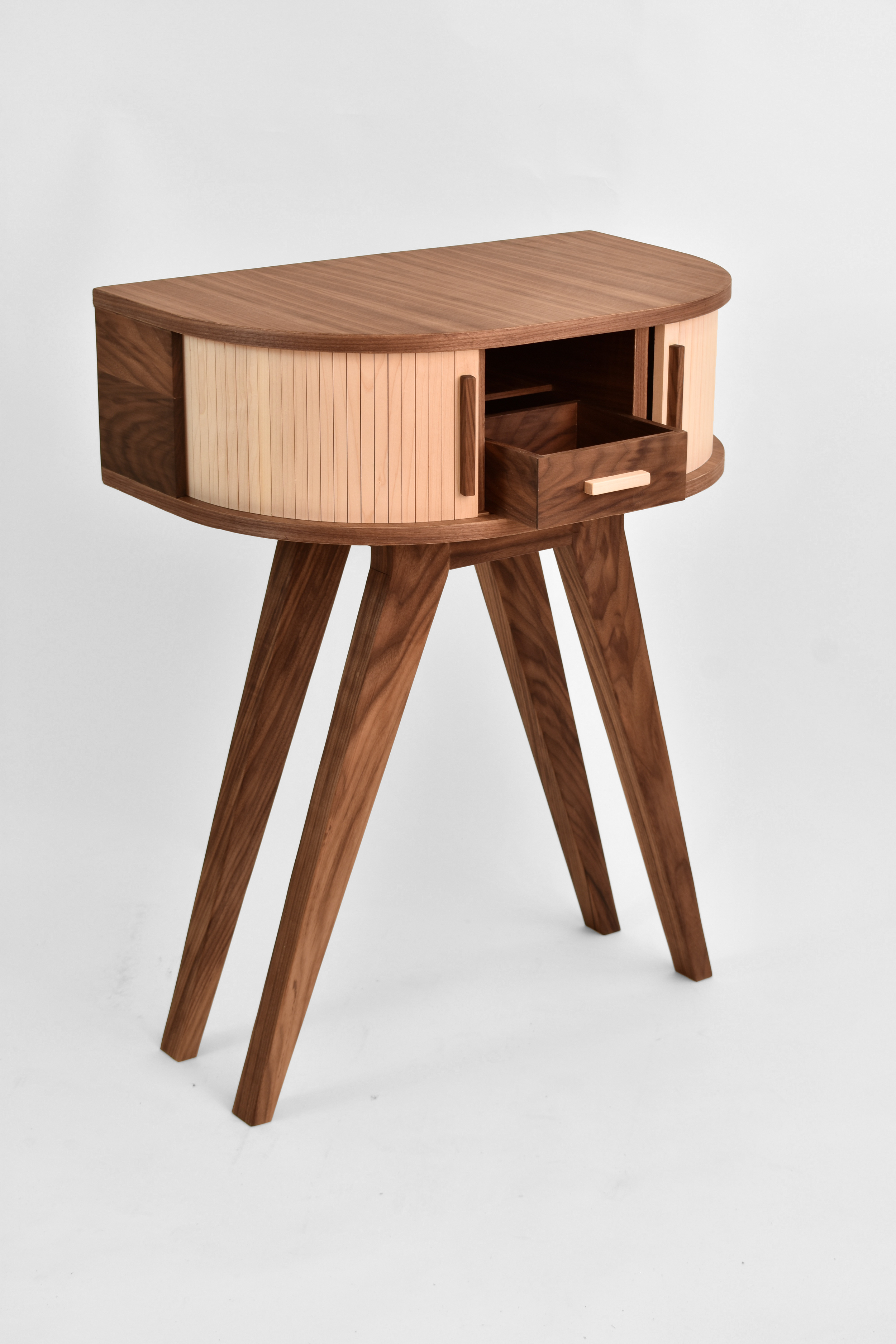 Table corner view.png